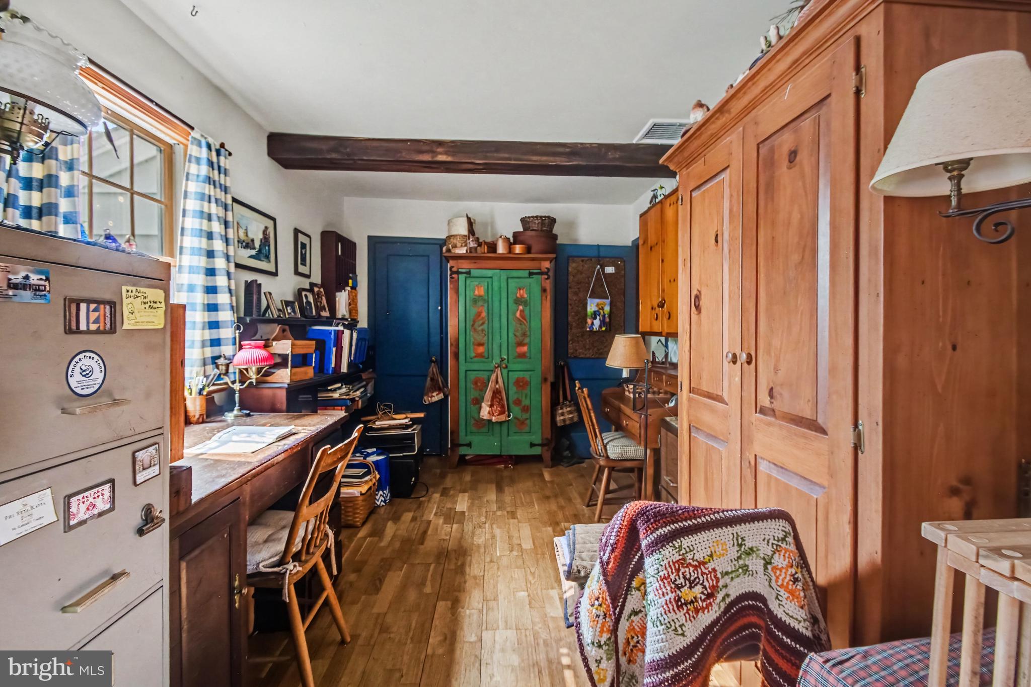 WHITEHALL - Residential
