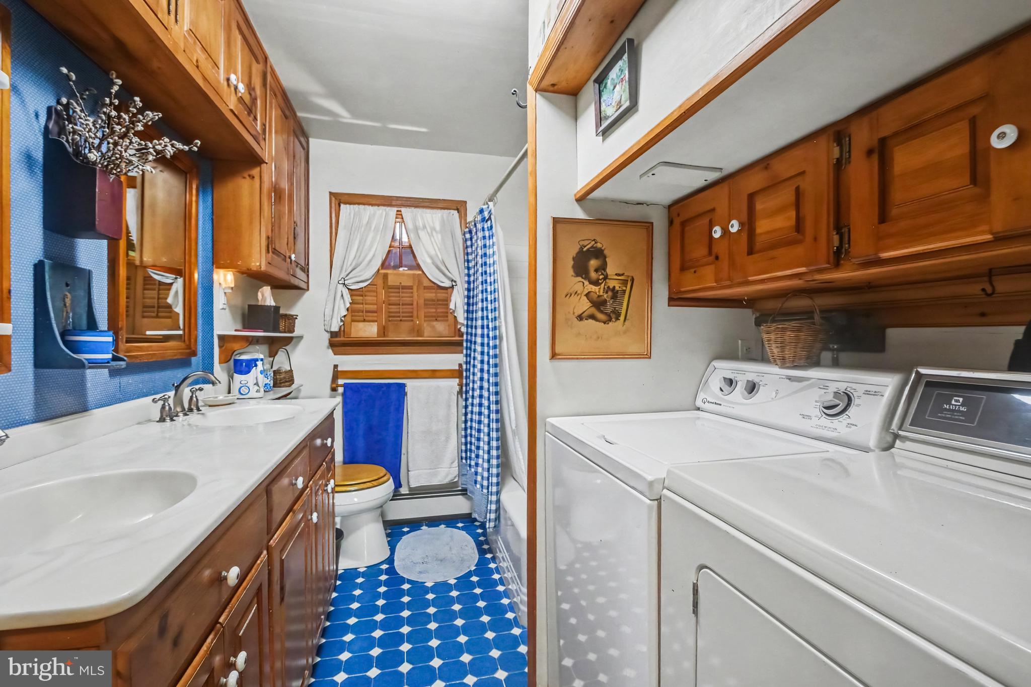 WHITEHALL - Residential