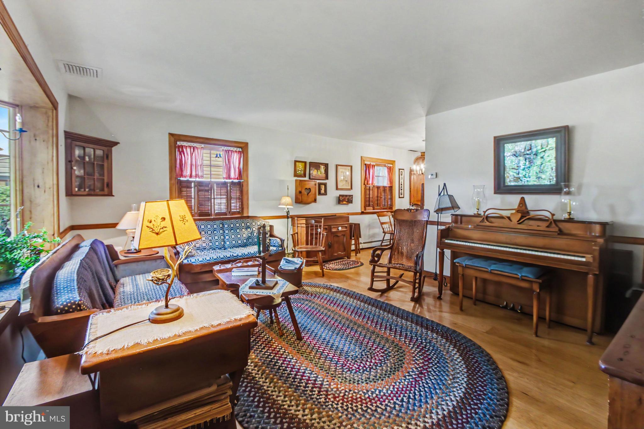 WHITEHALL - Residential