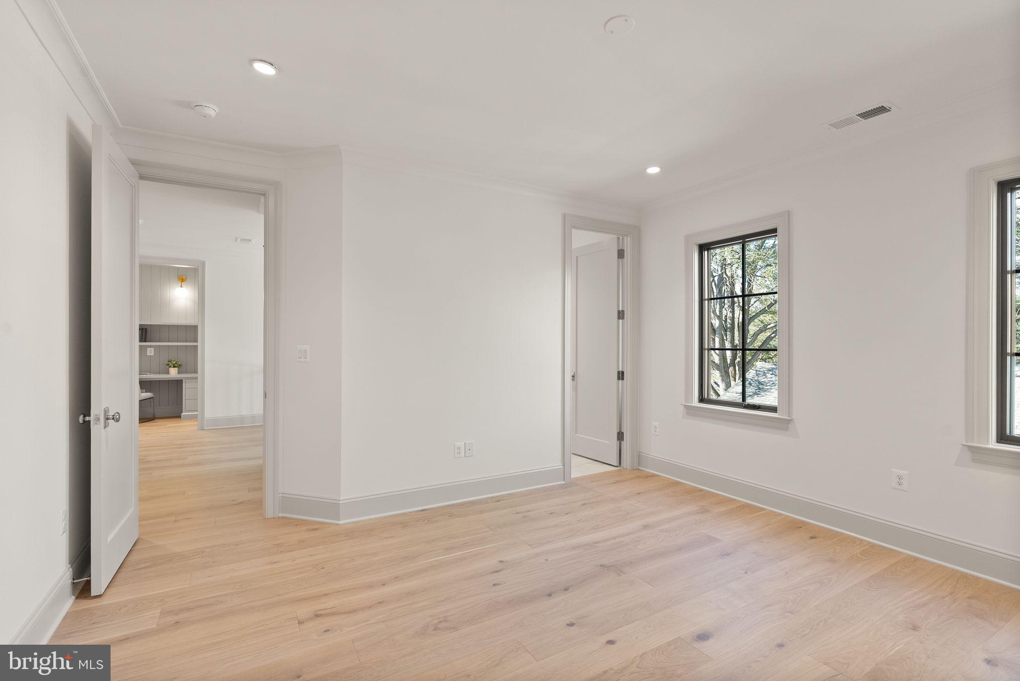 CLEARVIEW MANOR - Residential