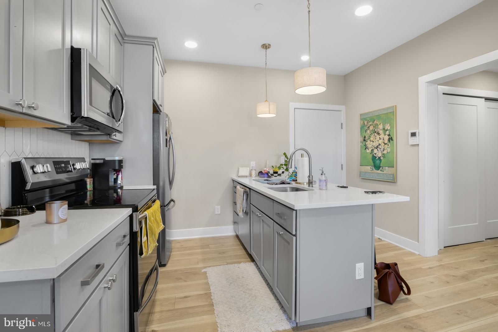 OLDE KENSINGTON - Residential Lease
