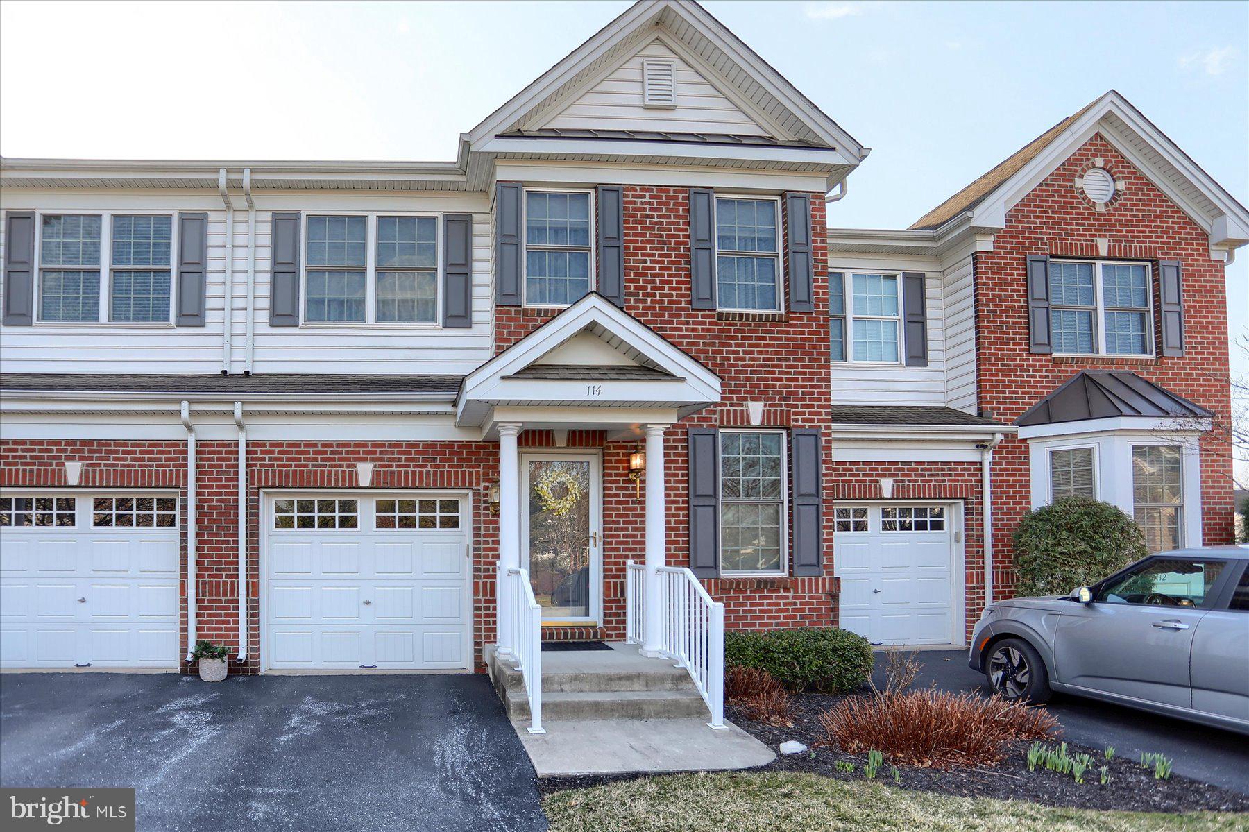 THE ENCLAVE - Residential