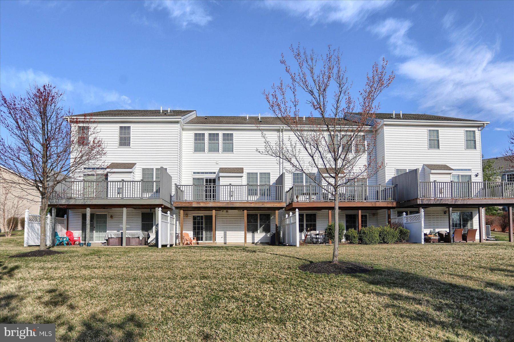 THE ENCLAVE - Residential