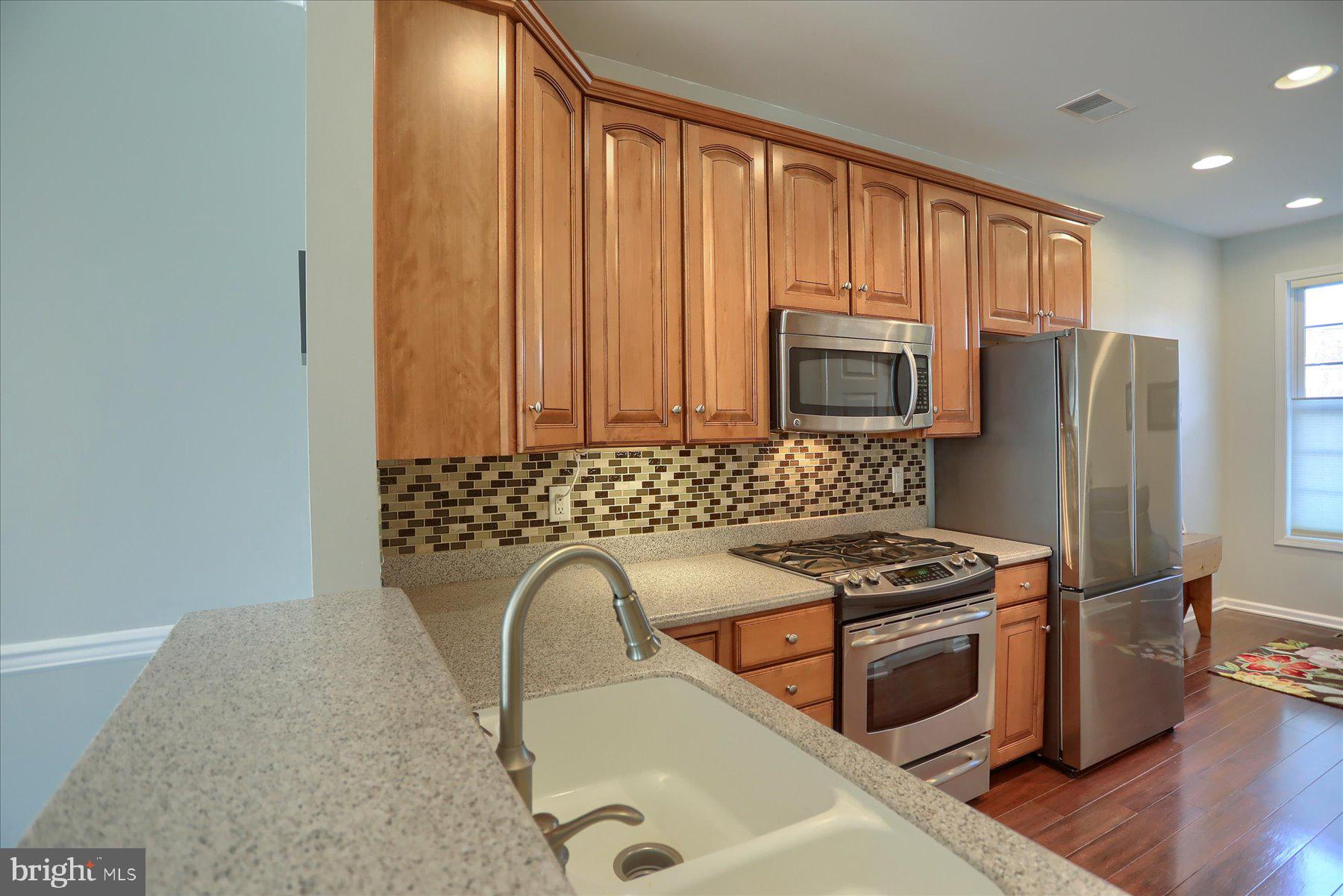 THE ENCLAVE - Residential