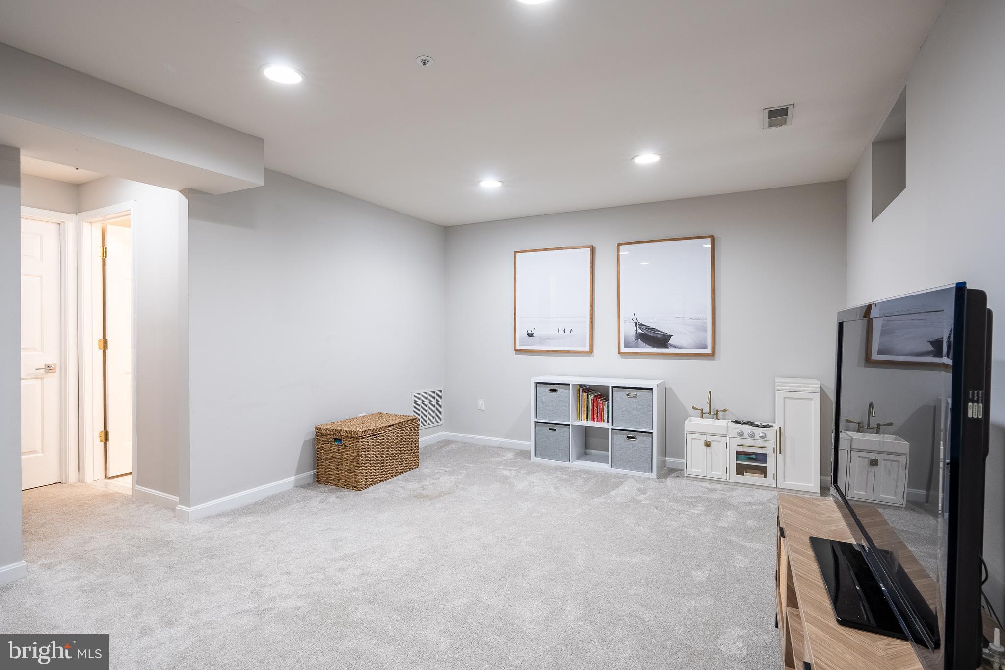 TIDEWATER COLONY - Residential