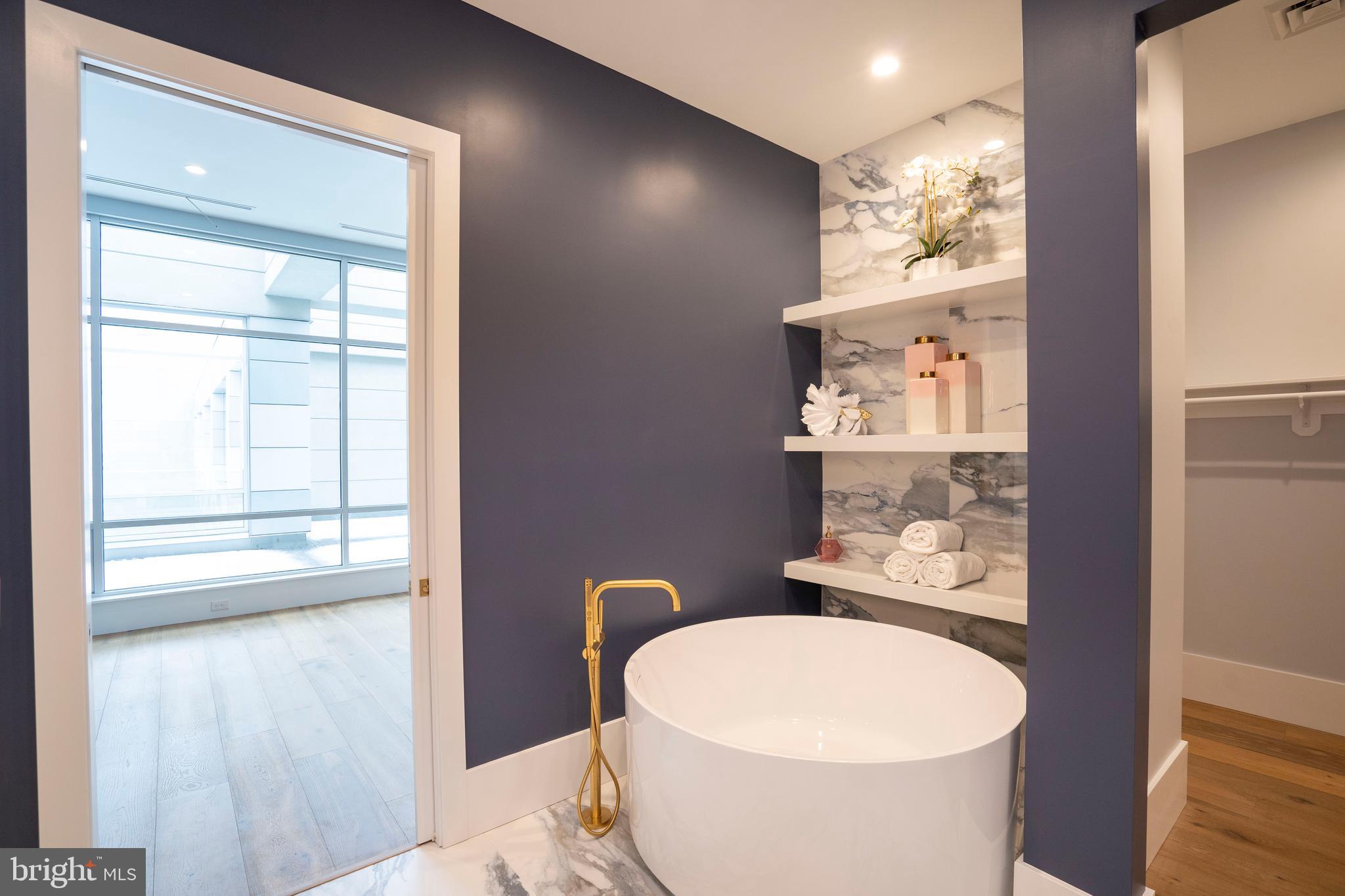 101 NORTH QUEEN - Residential