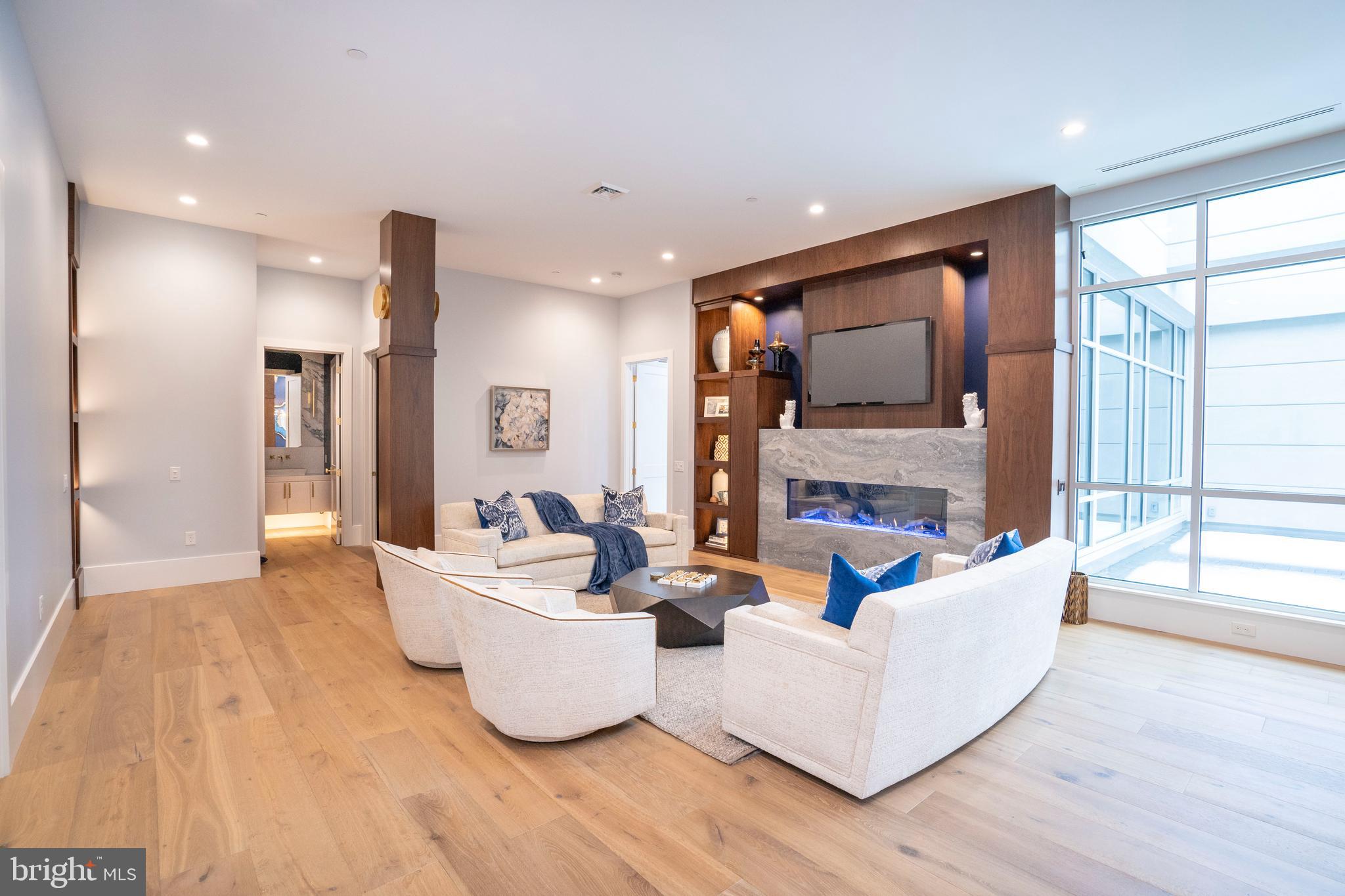 101 NORTH QUEEN - Residential