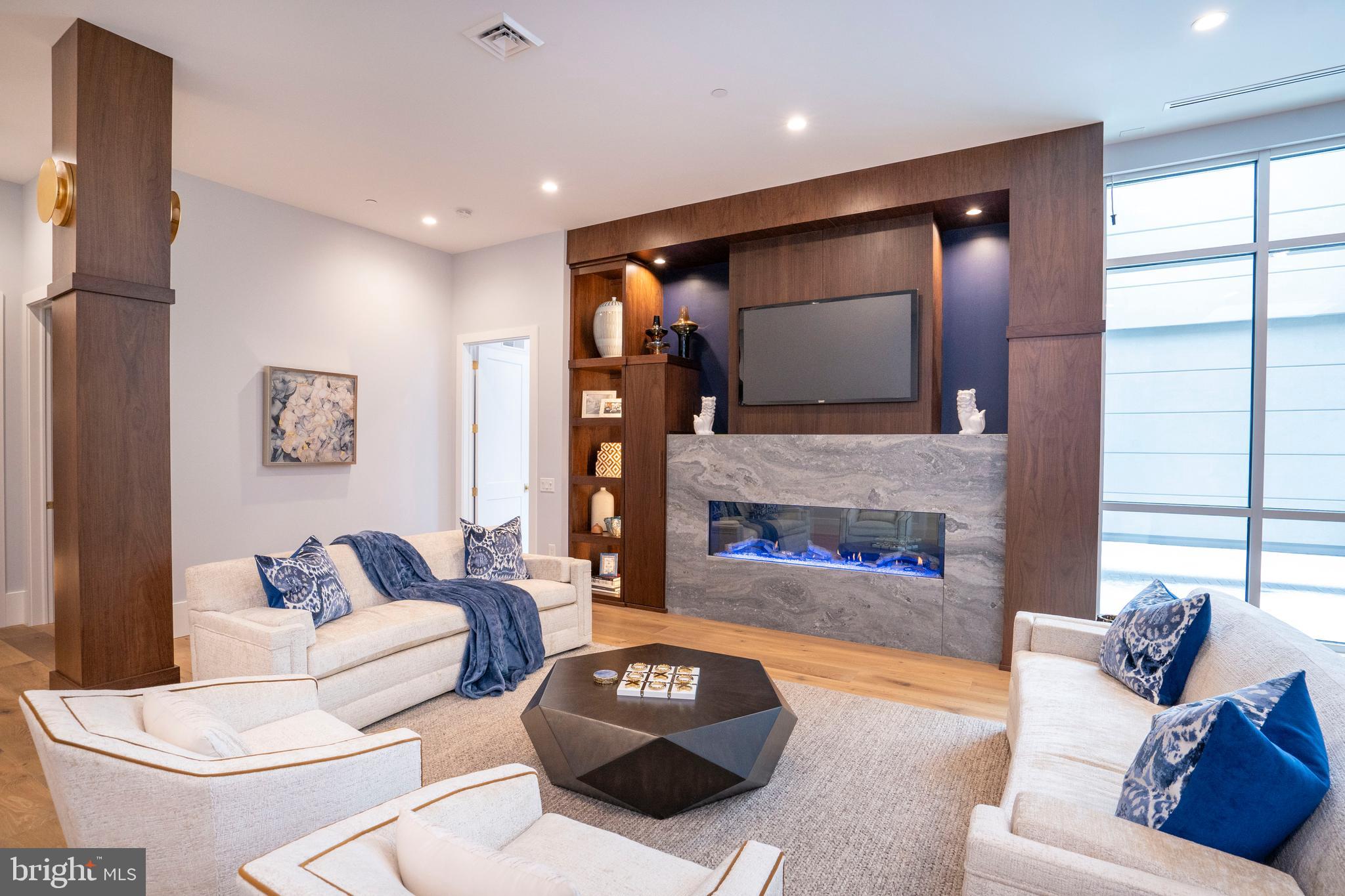 101 NORTH QUEEN - Residential