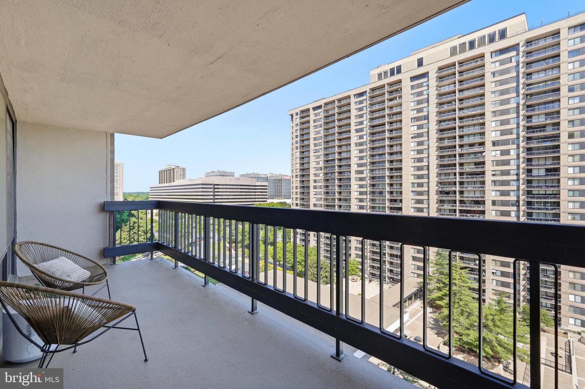 SKYLINE PLAZA - Residential