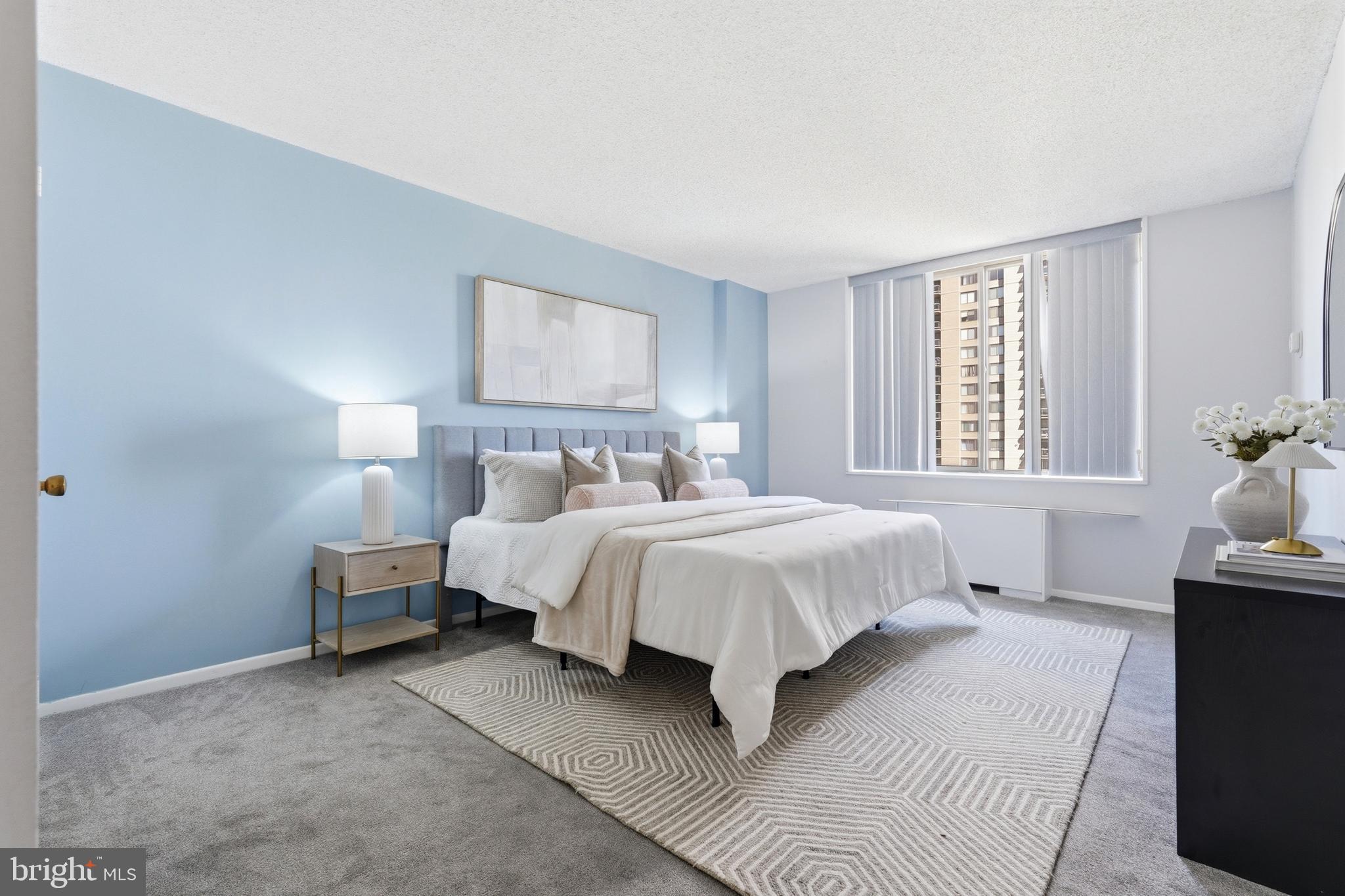 SKYLINE PLAZA - Residential