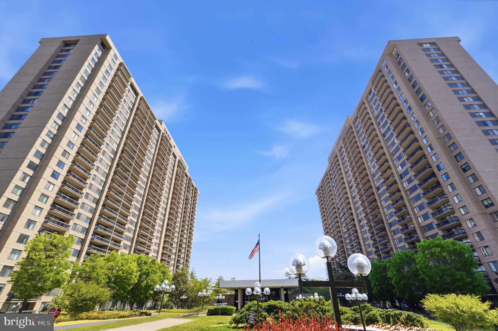 SKYLINE PLAZA - Residential