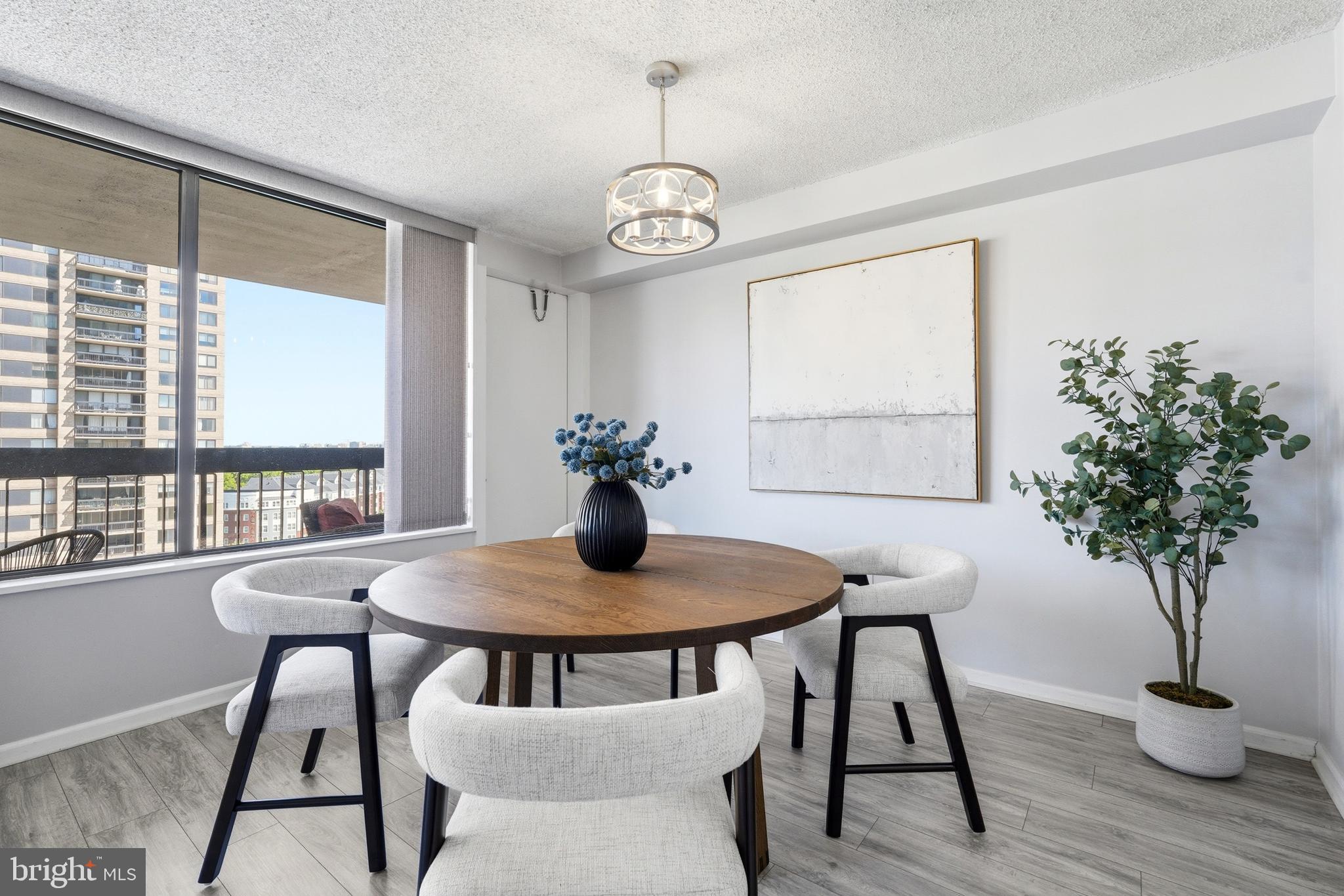 SKYLINE PLAZA - Residential
