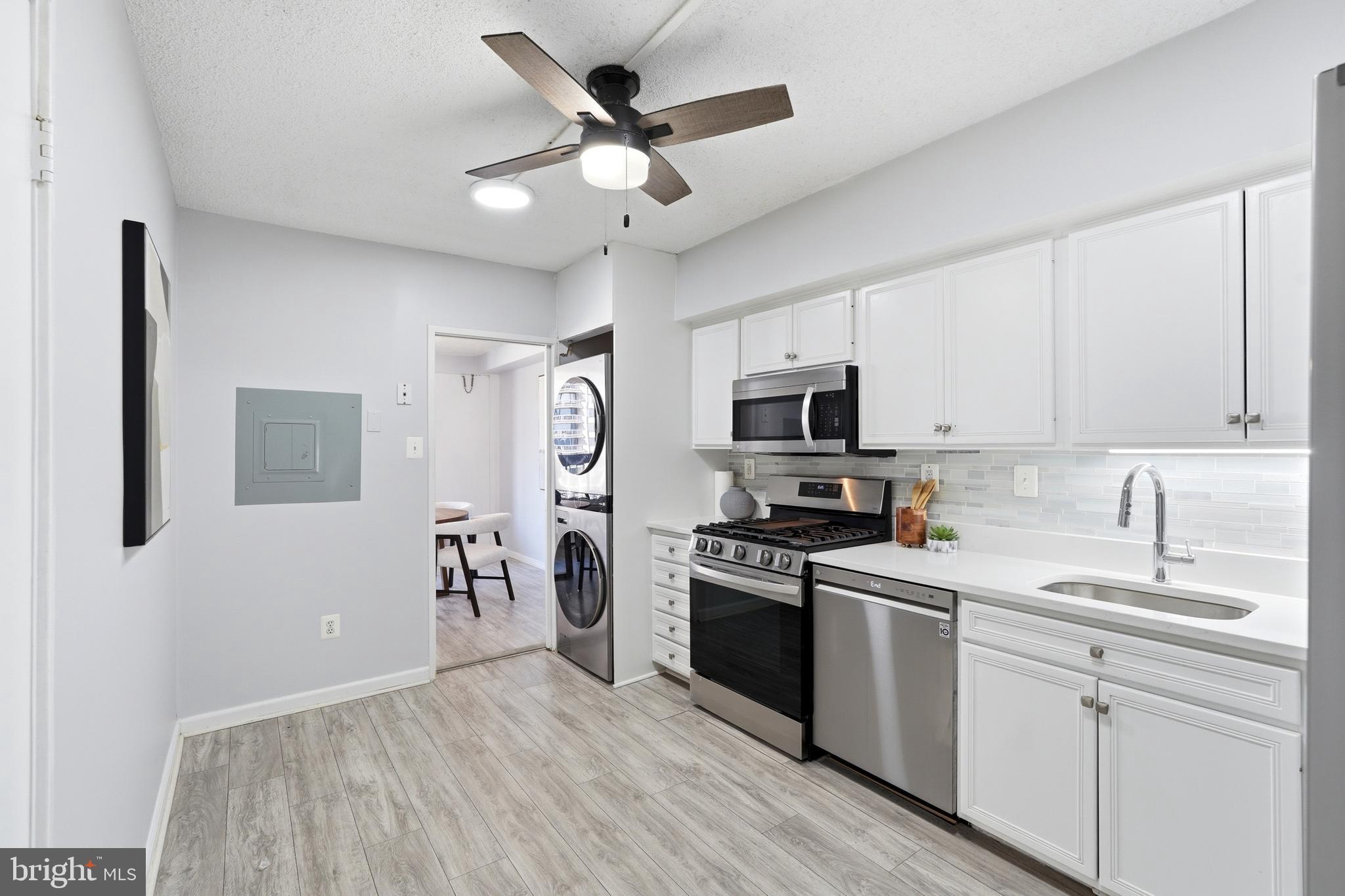 SKYLINE PLAZA - Residential