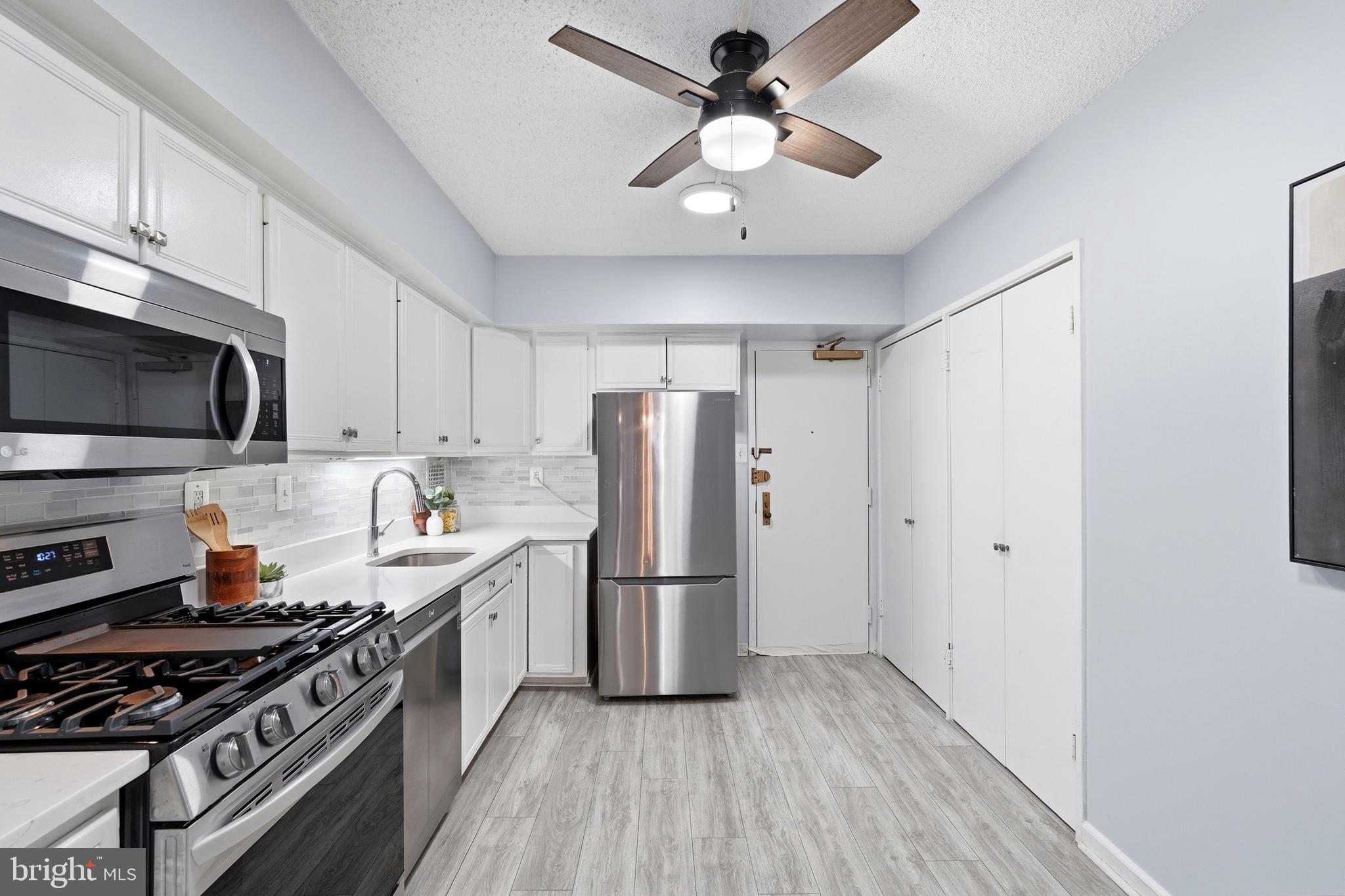 SKYLINE PLAZA - Residential