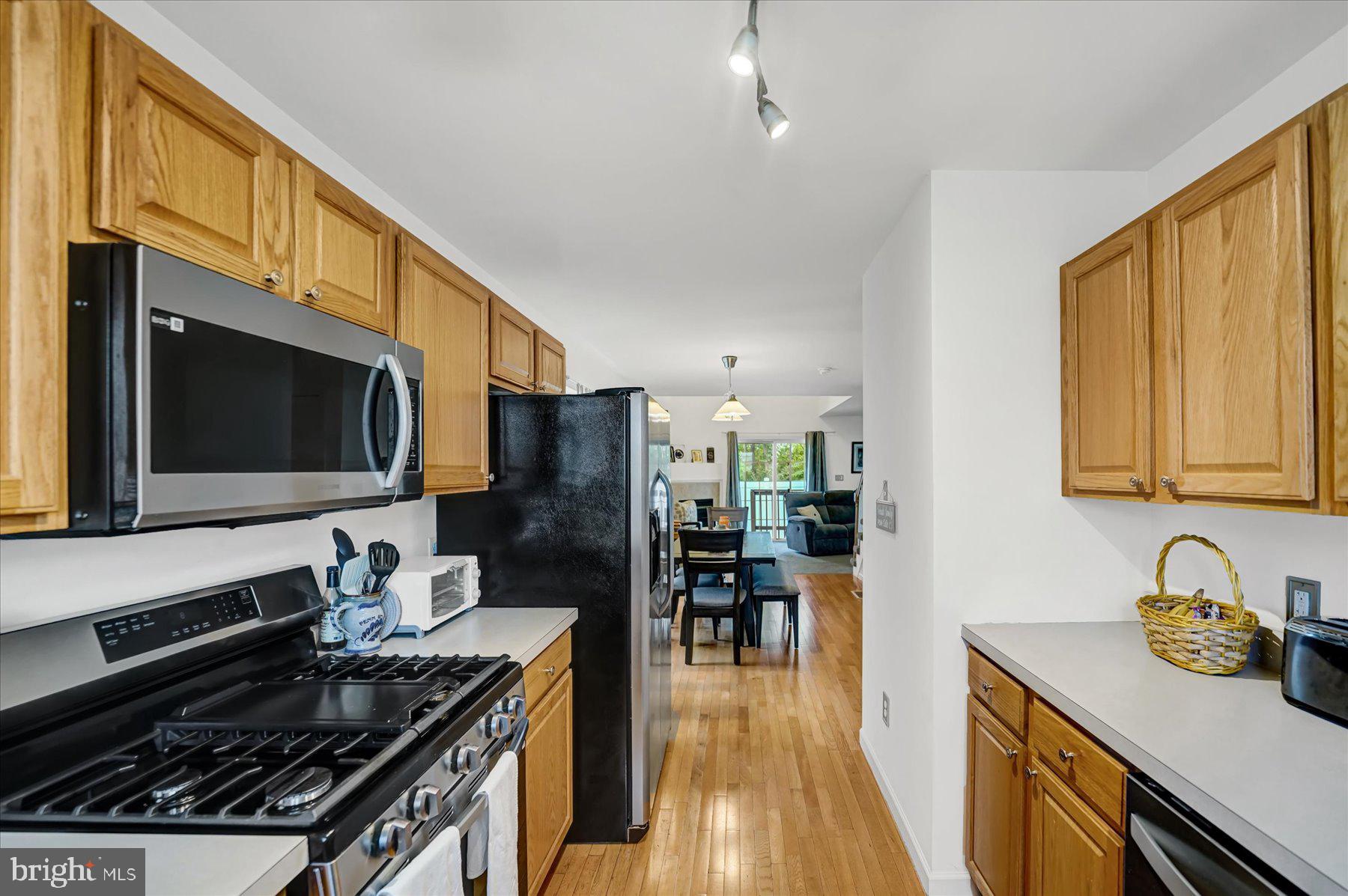 GOLDEN ORCHARDS - Residential