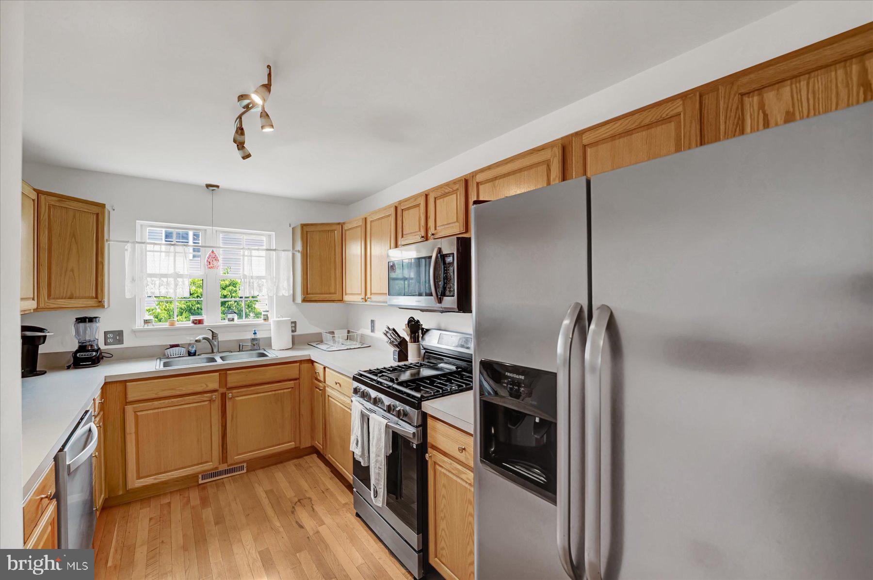GOLDEN ORCHARDS - Residential