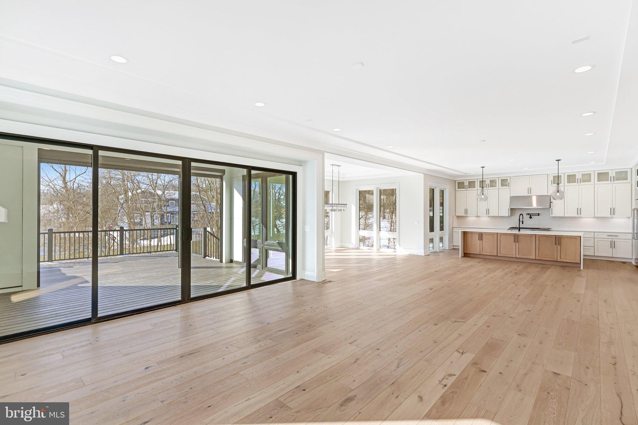 FAIRFAX VILLA - Residential