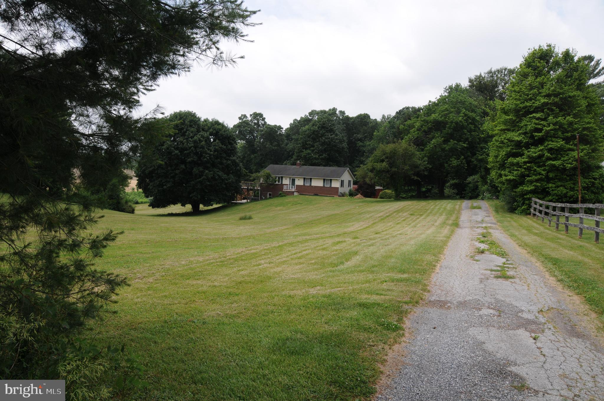 WHITE HALL - Residential