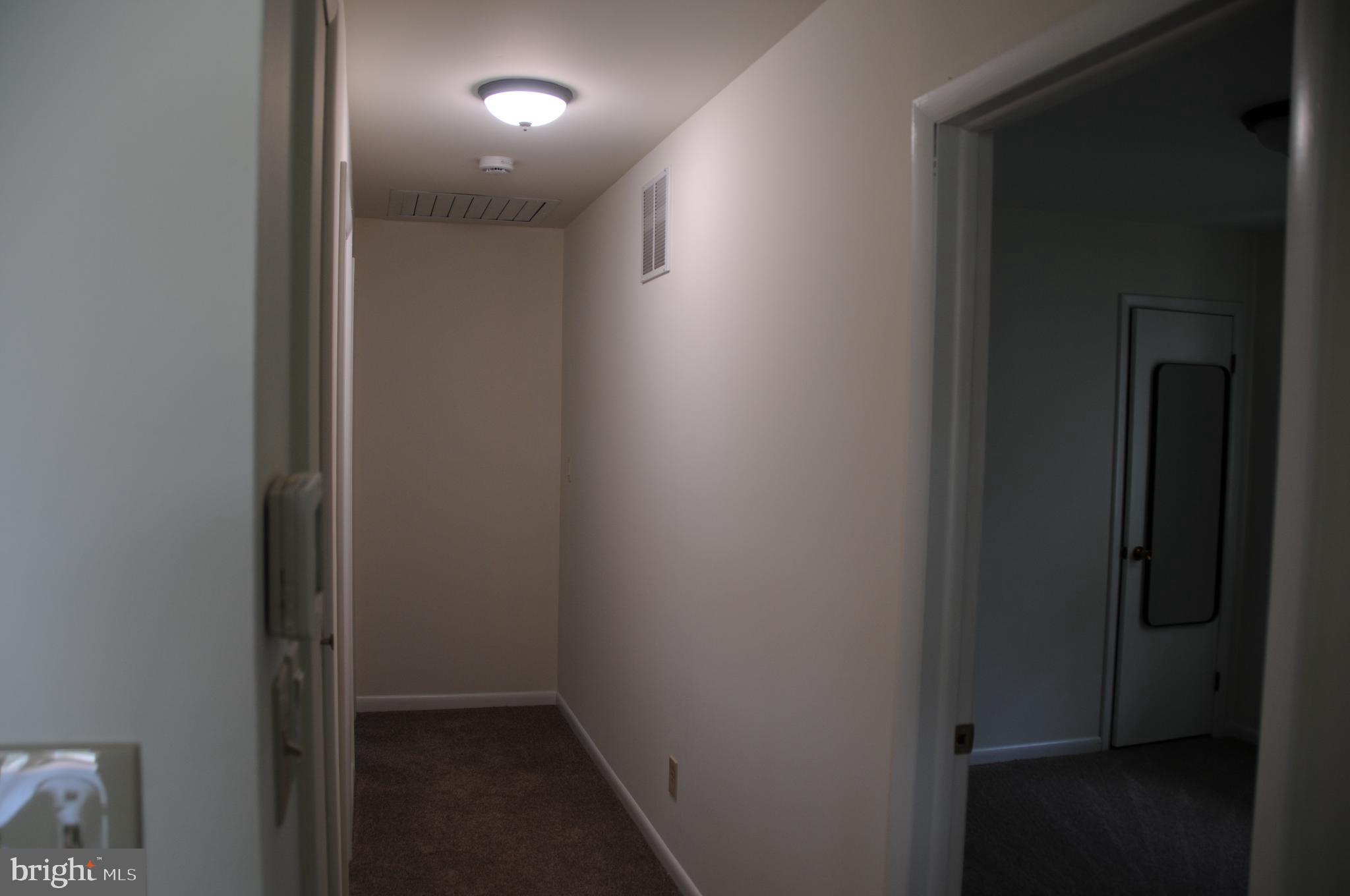 WHITE HALL - Residential