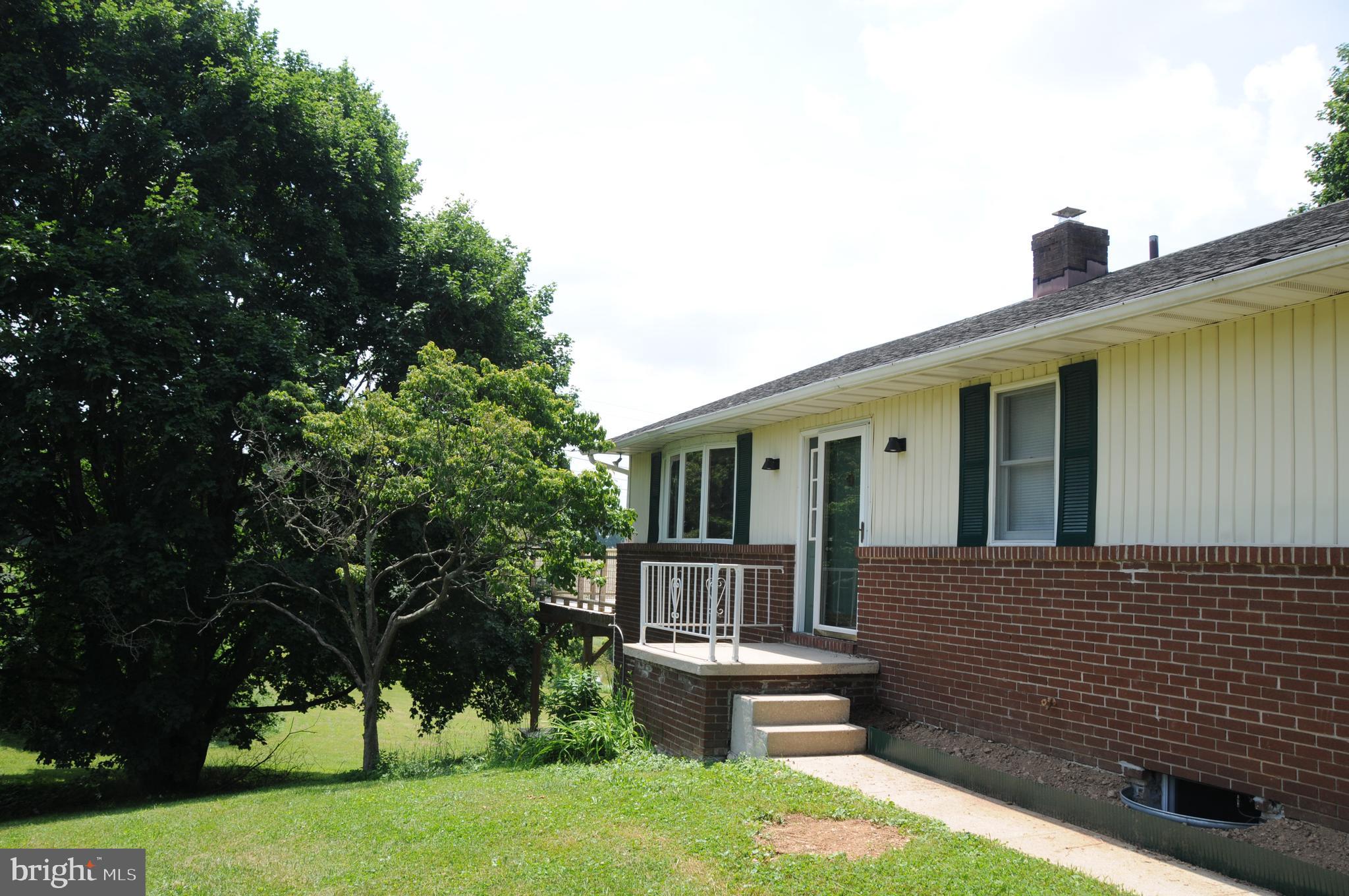 WHITE HALL - Residential