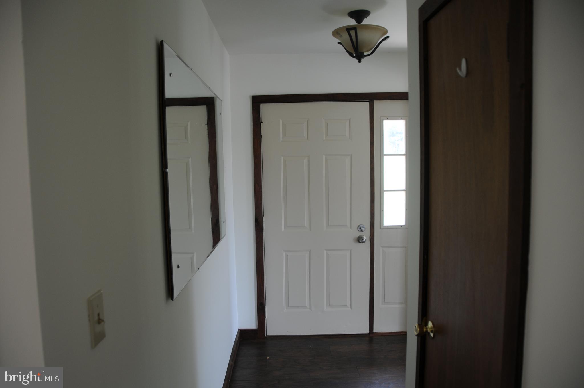 WHITE HALL - Residential