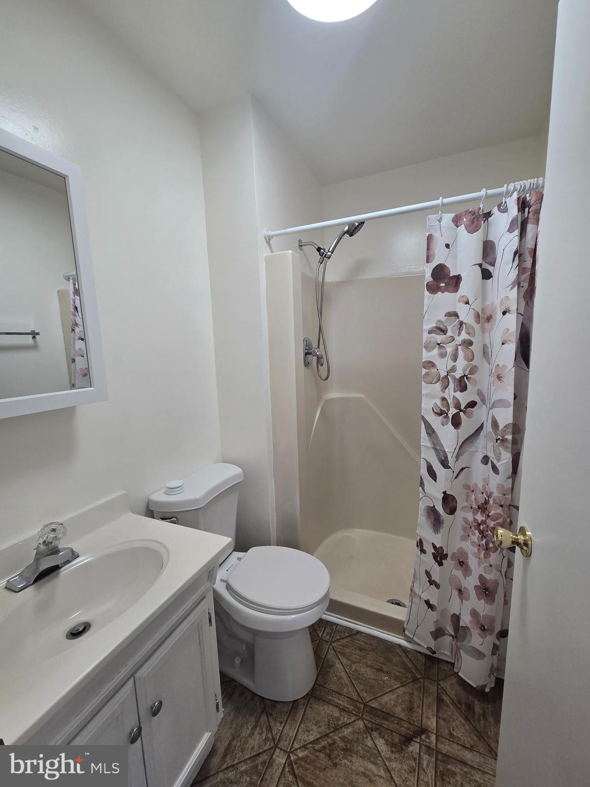 WHITE HALL - Residential