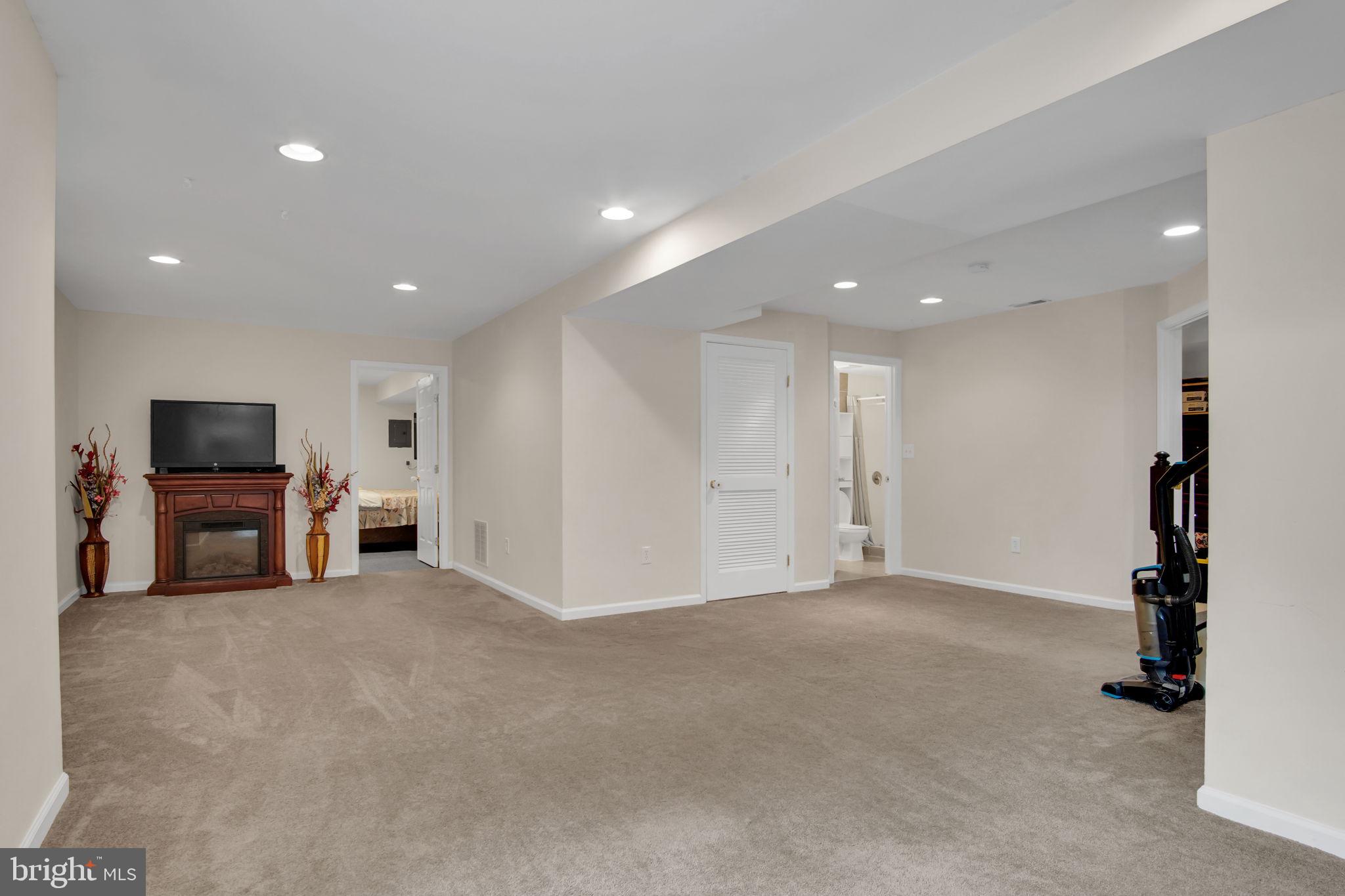 SENECA RIDGE - Residential