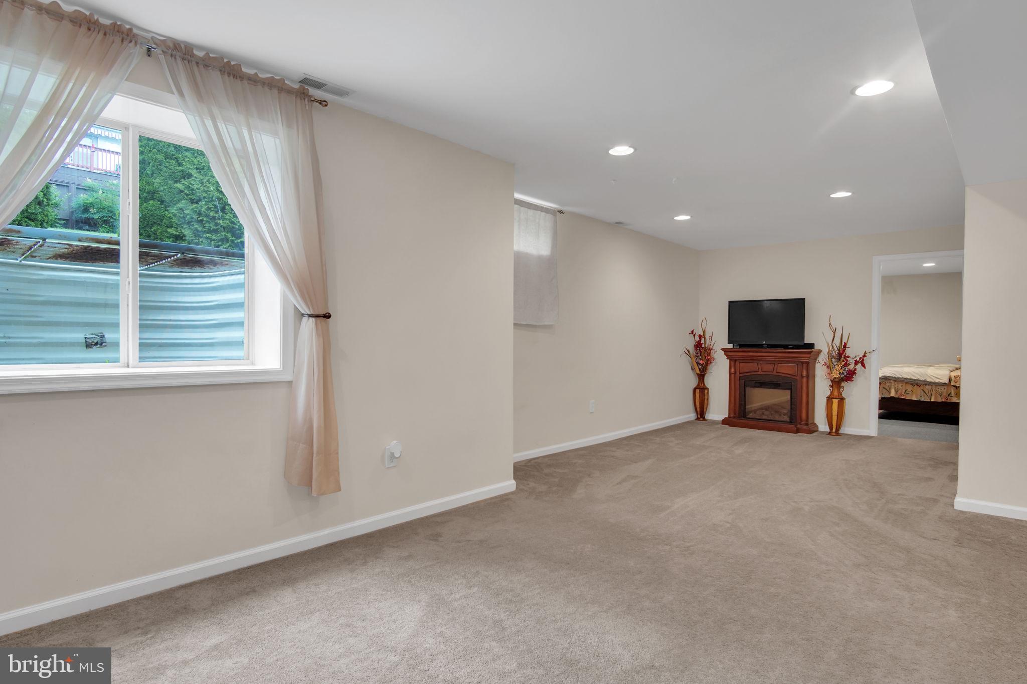 SENECA RIDGE - Residential