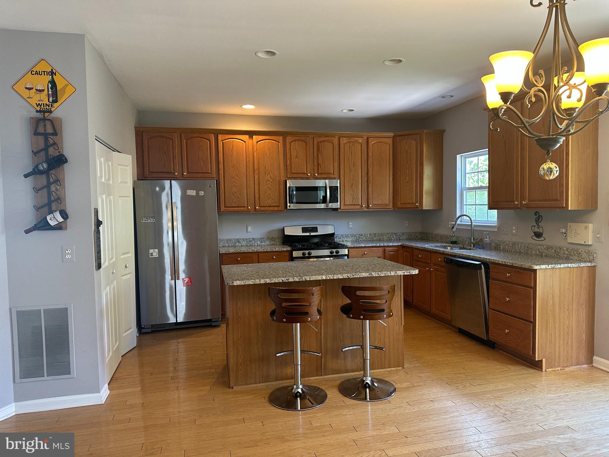 SIGNATURE AT BROADLANDS - Residential Lease