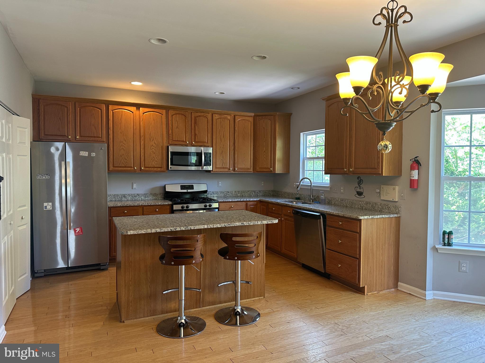 SIGNATURE AT BROADLANDS - Residential Lease