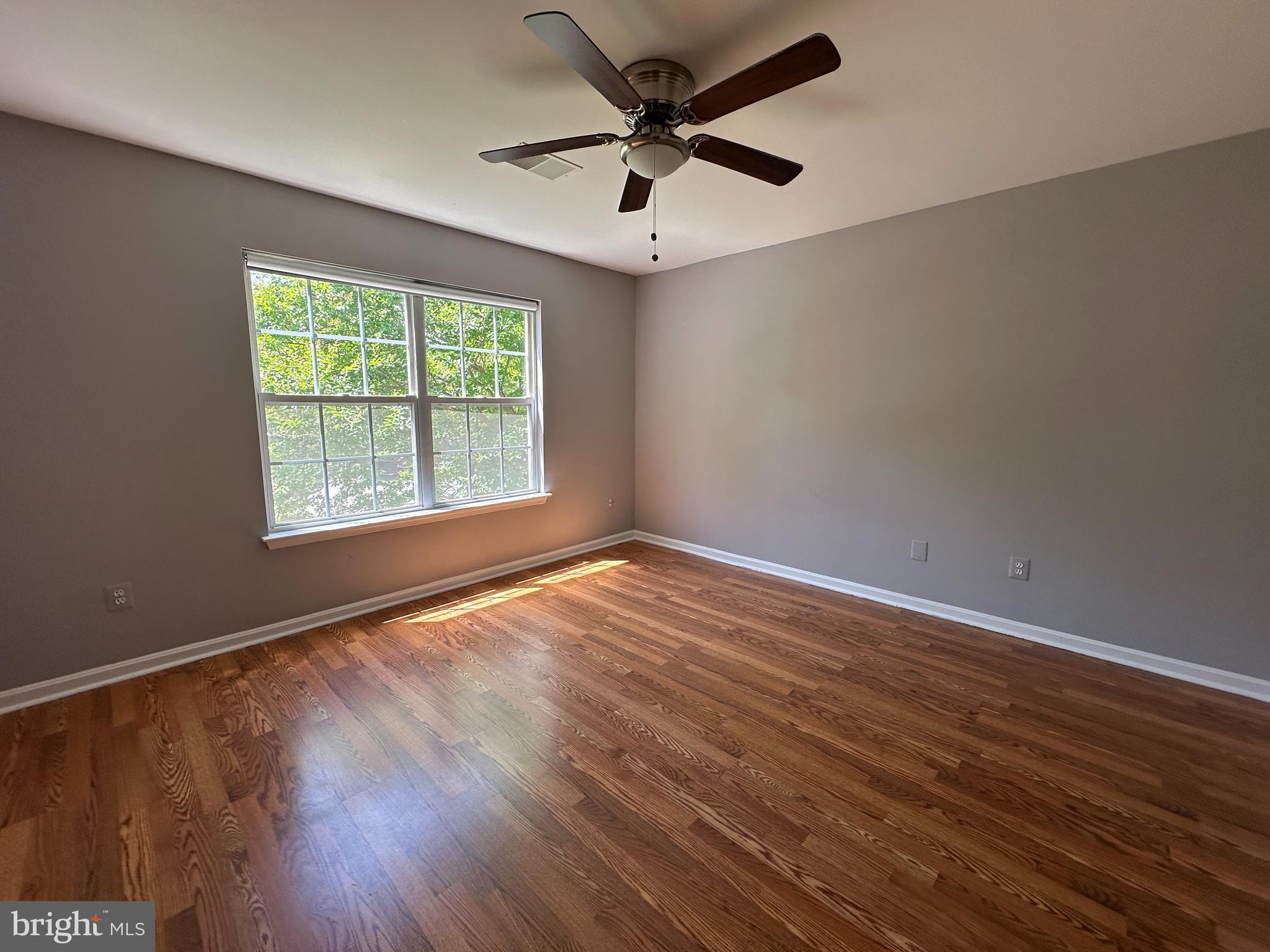 SIGNATURE AT BROADLANDS - Residential Lease