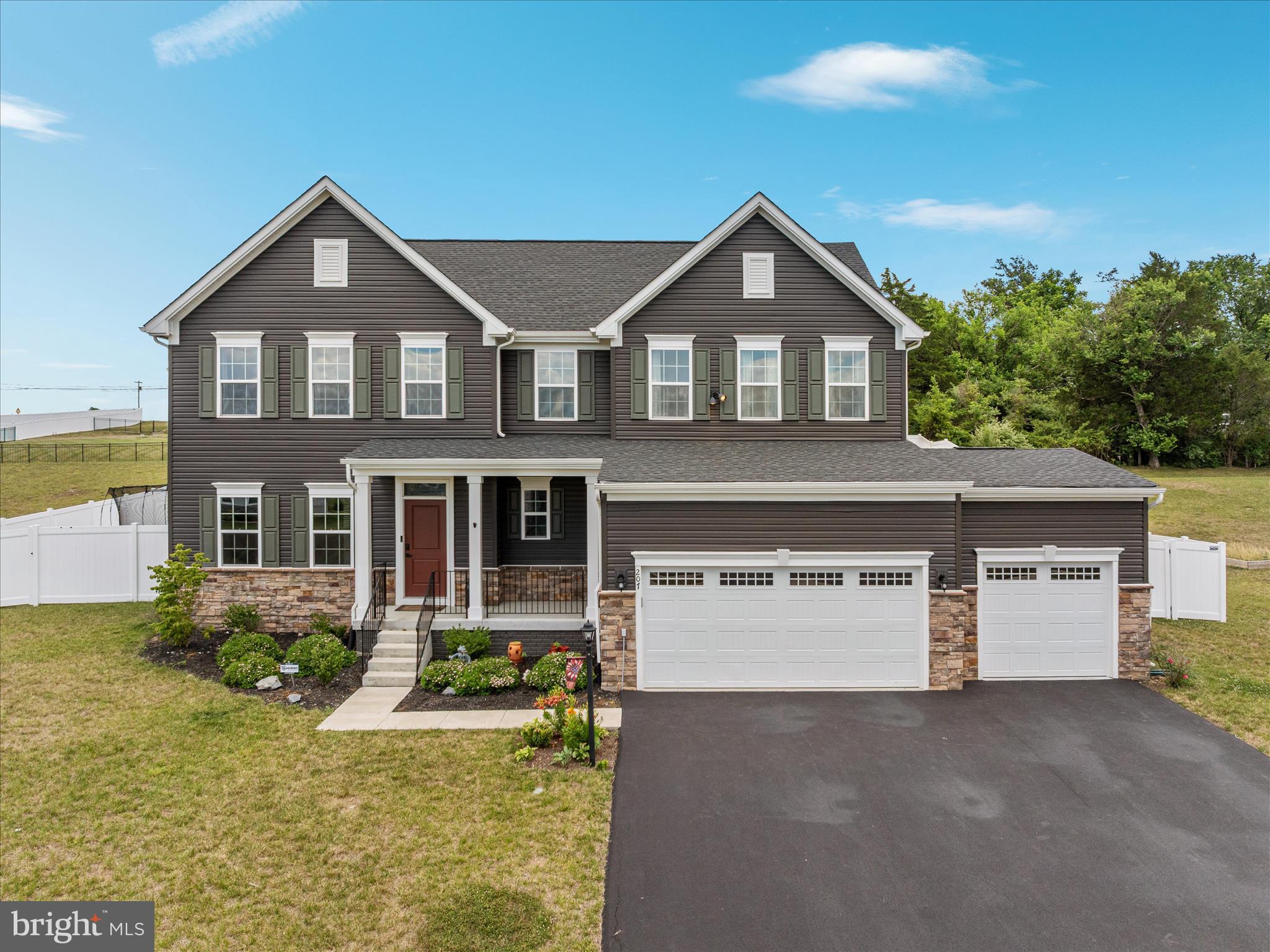 MOUNTAIN VALLEY ESTATES - Residential