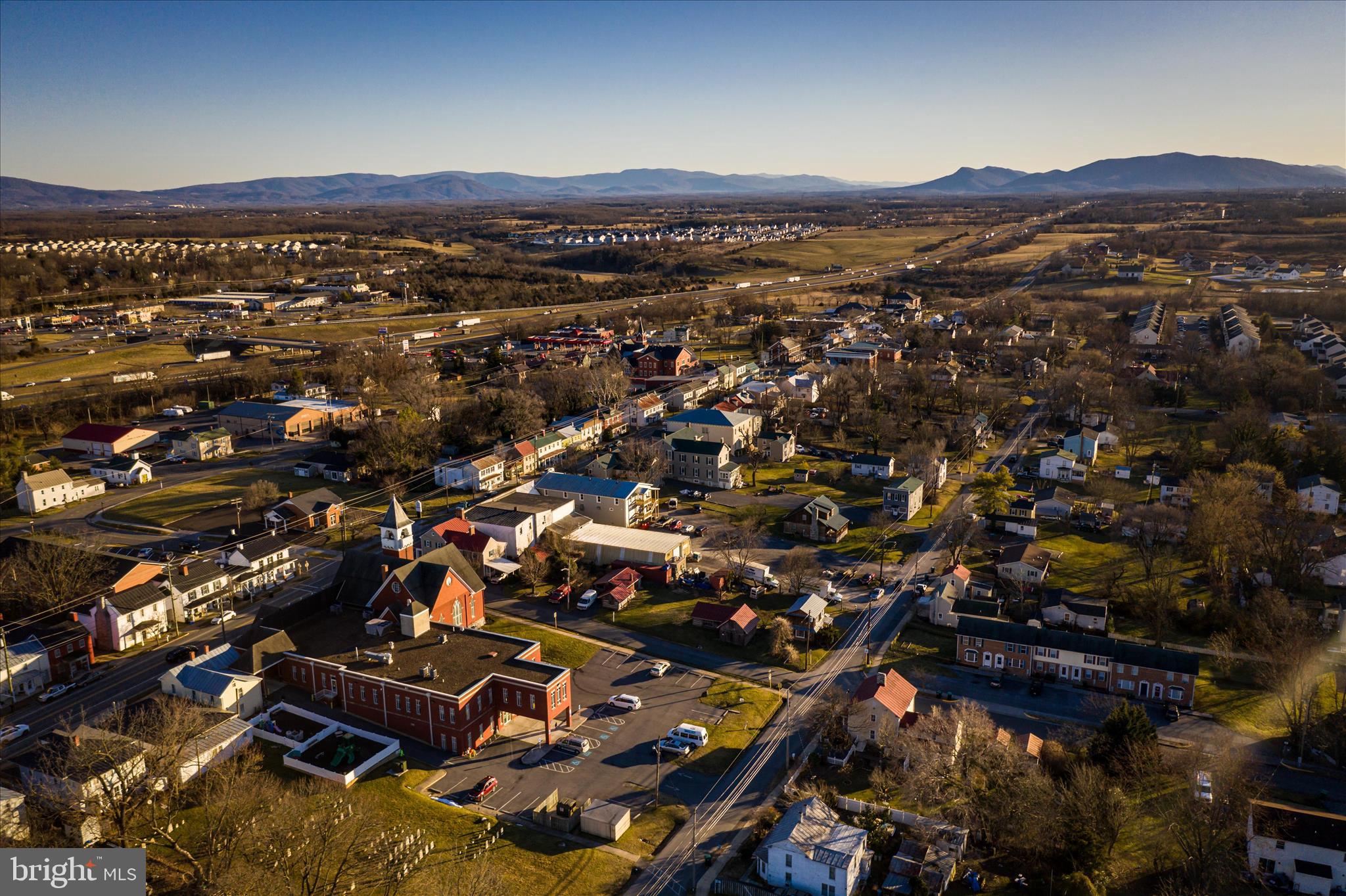 MOUNTAIN VALLEY ESTATES - Residential