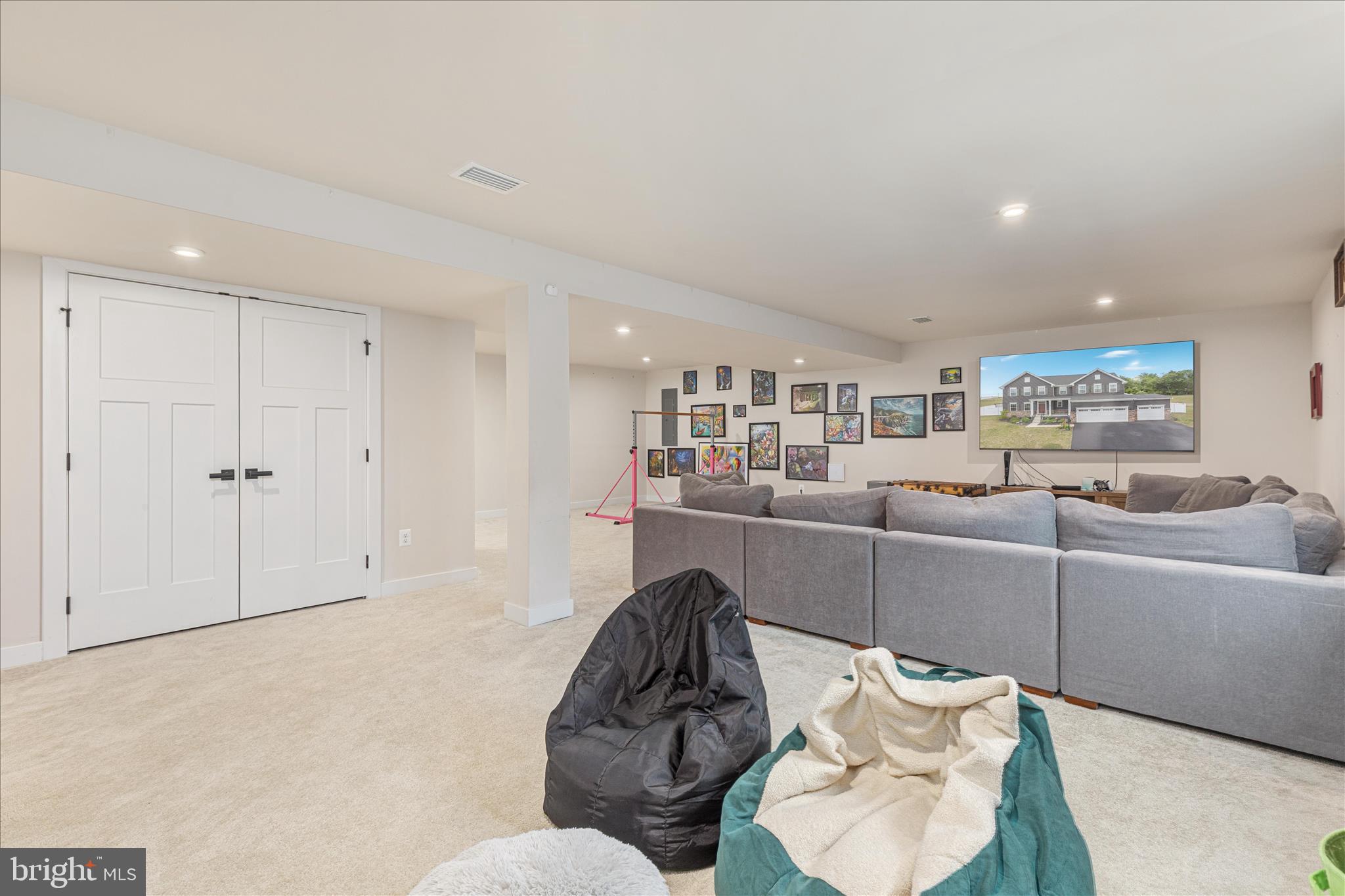 MOUNTAIN VALLEY ESTATES - Residential