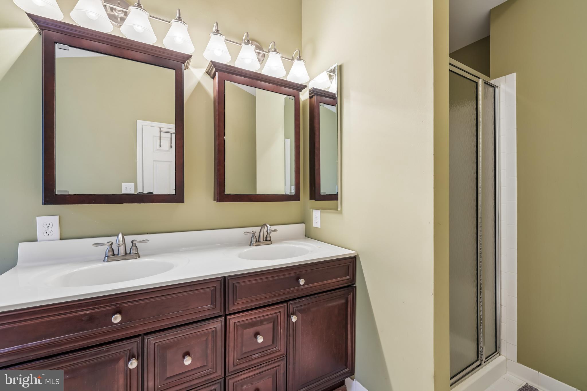 VINEYARD OAK - Residential