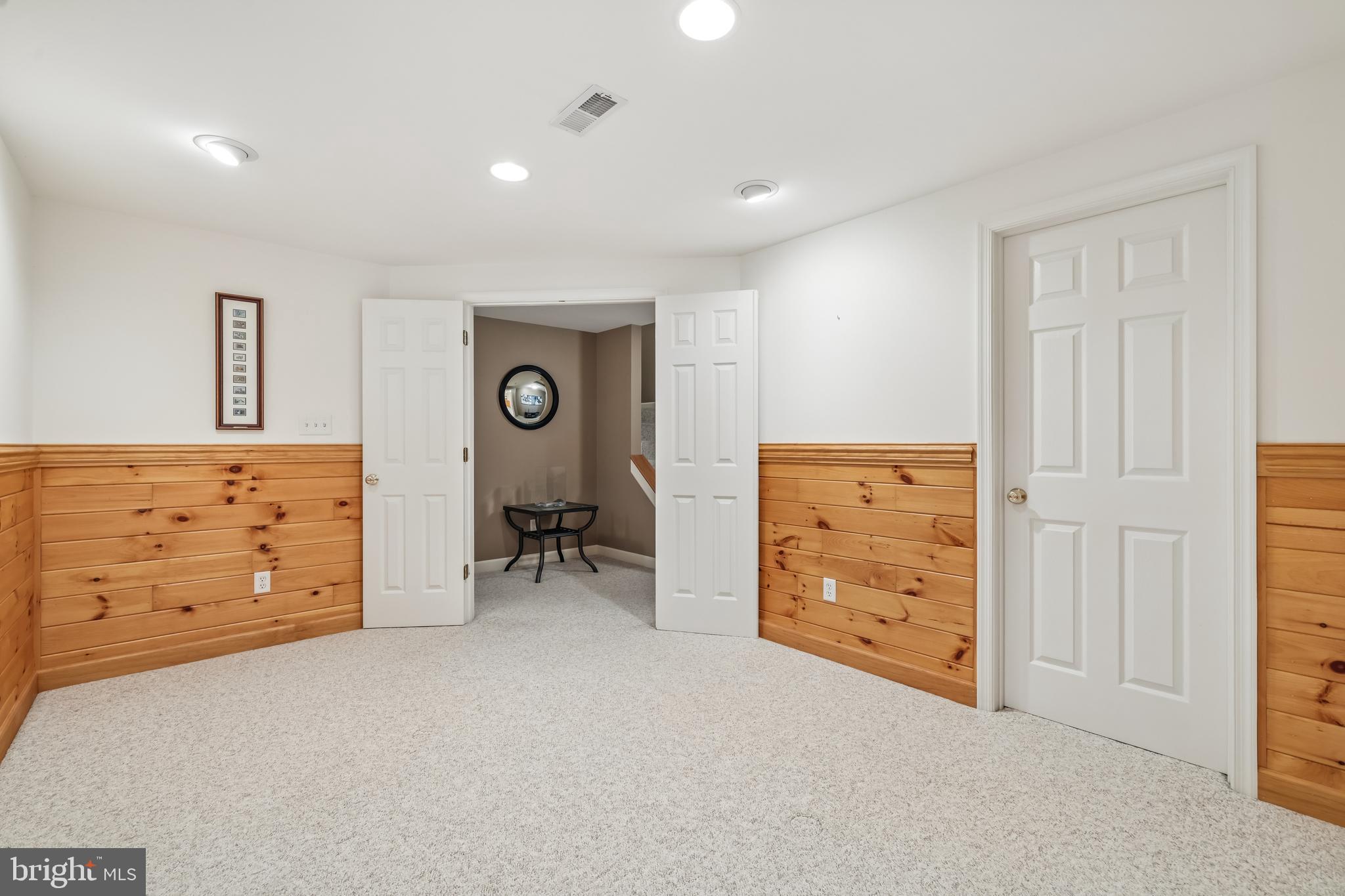 VINEYARD OAK - Residential