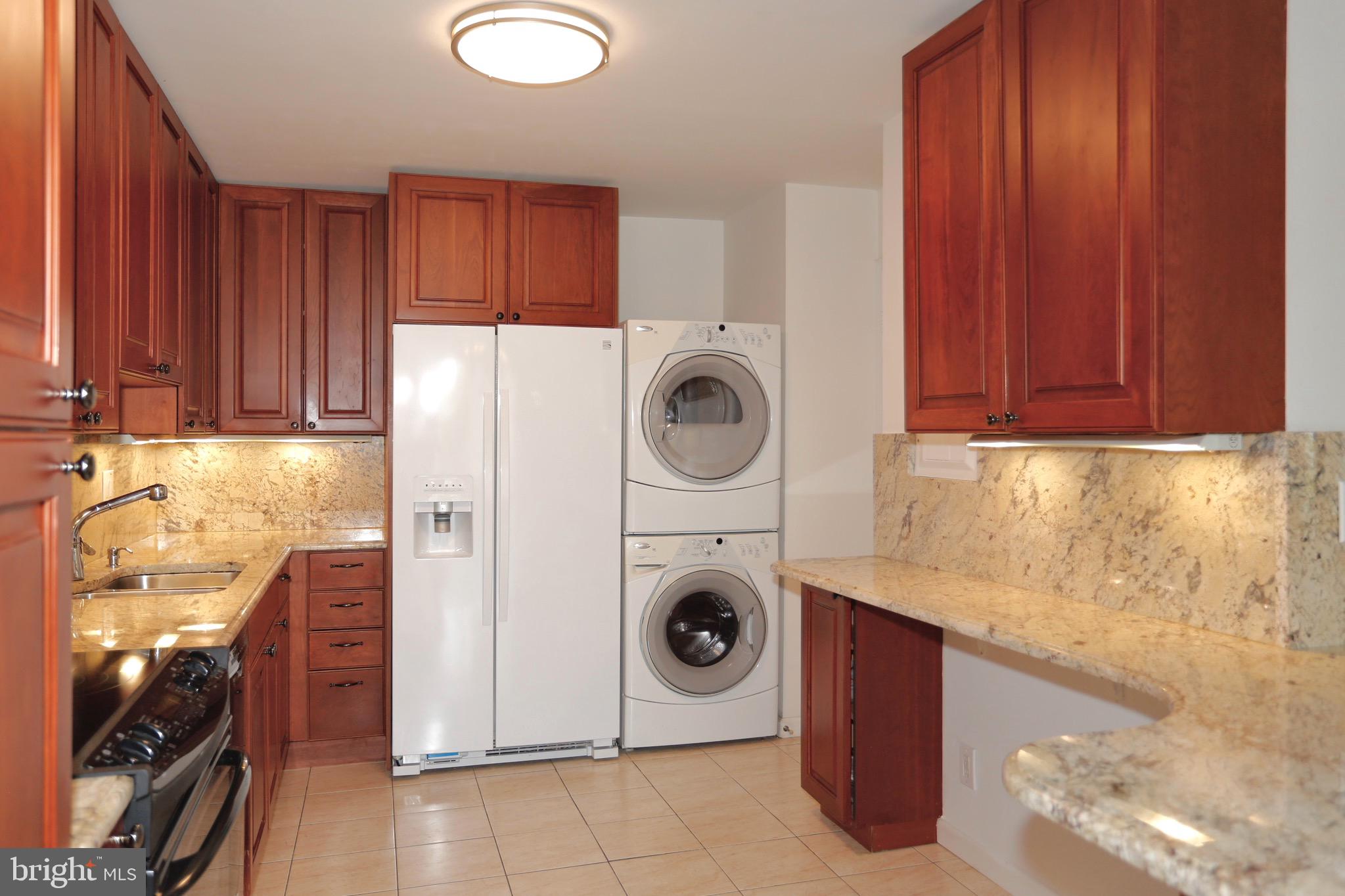 ROTONDA - Residential Lease