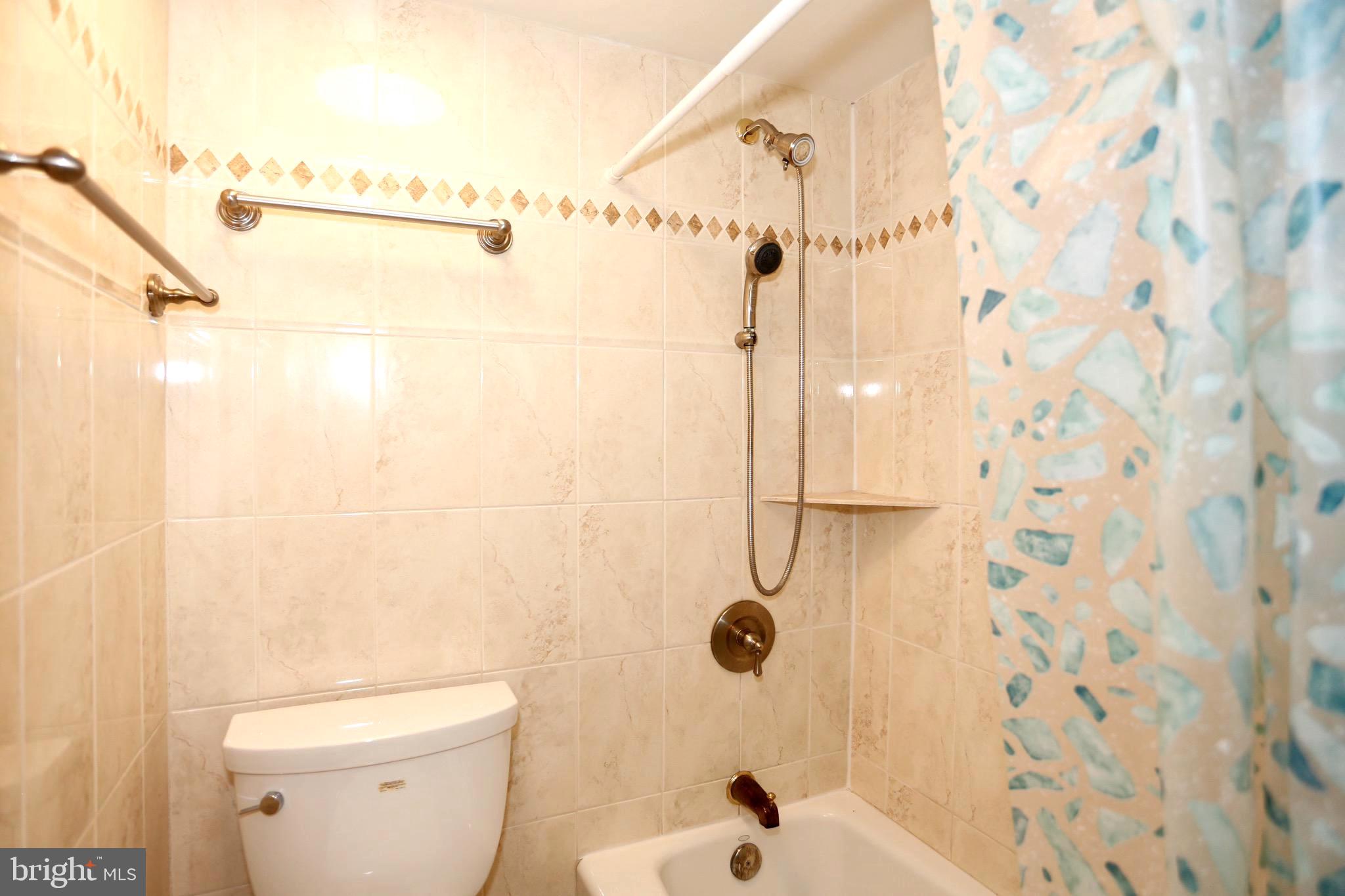 ROTONDA - Residential Lease