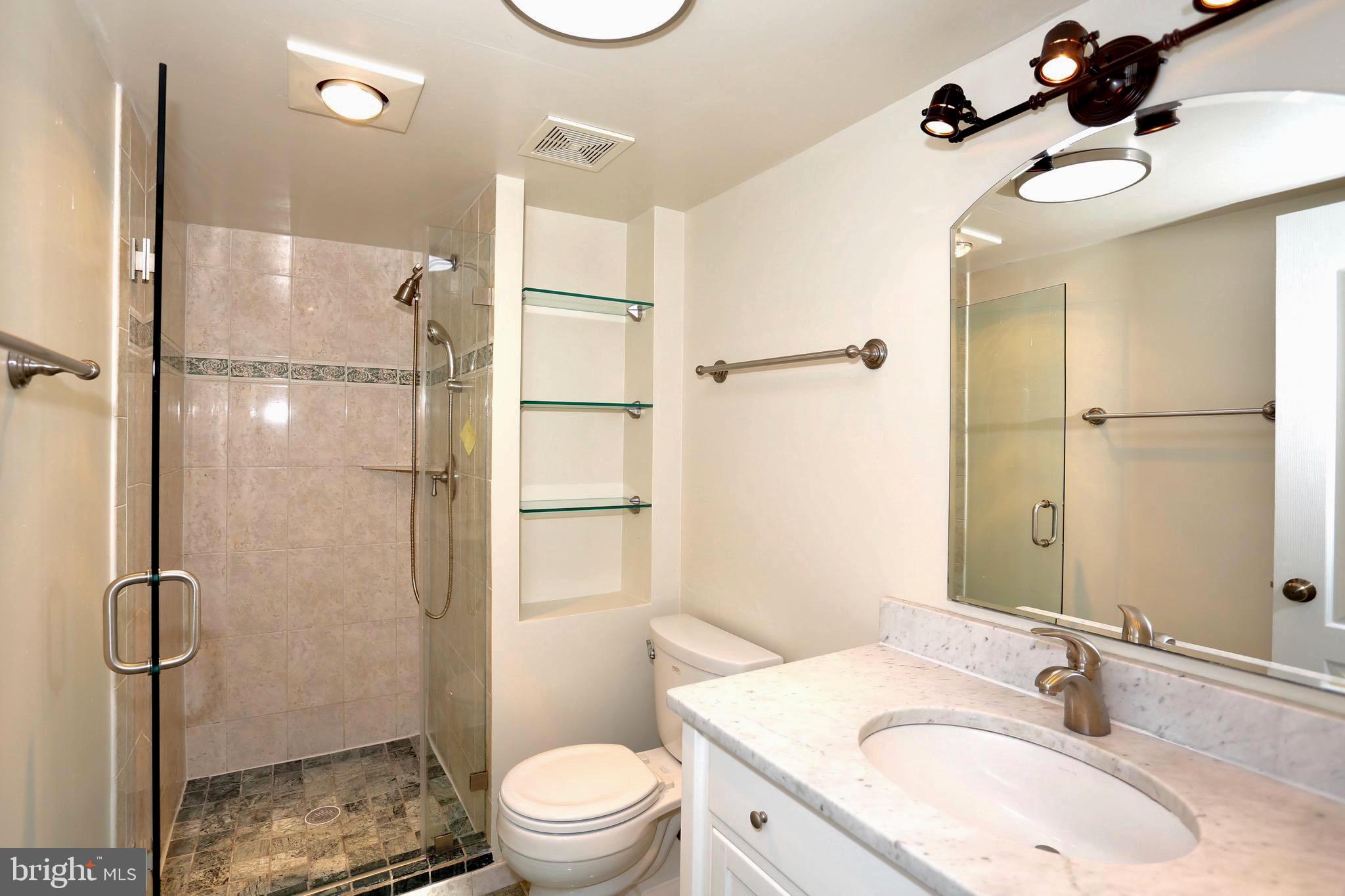ROTONDA - Residential Lease
