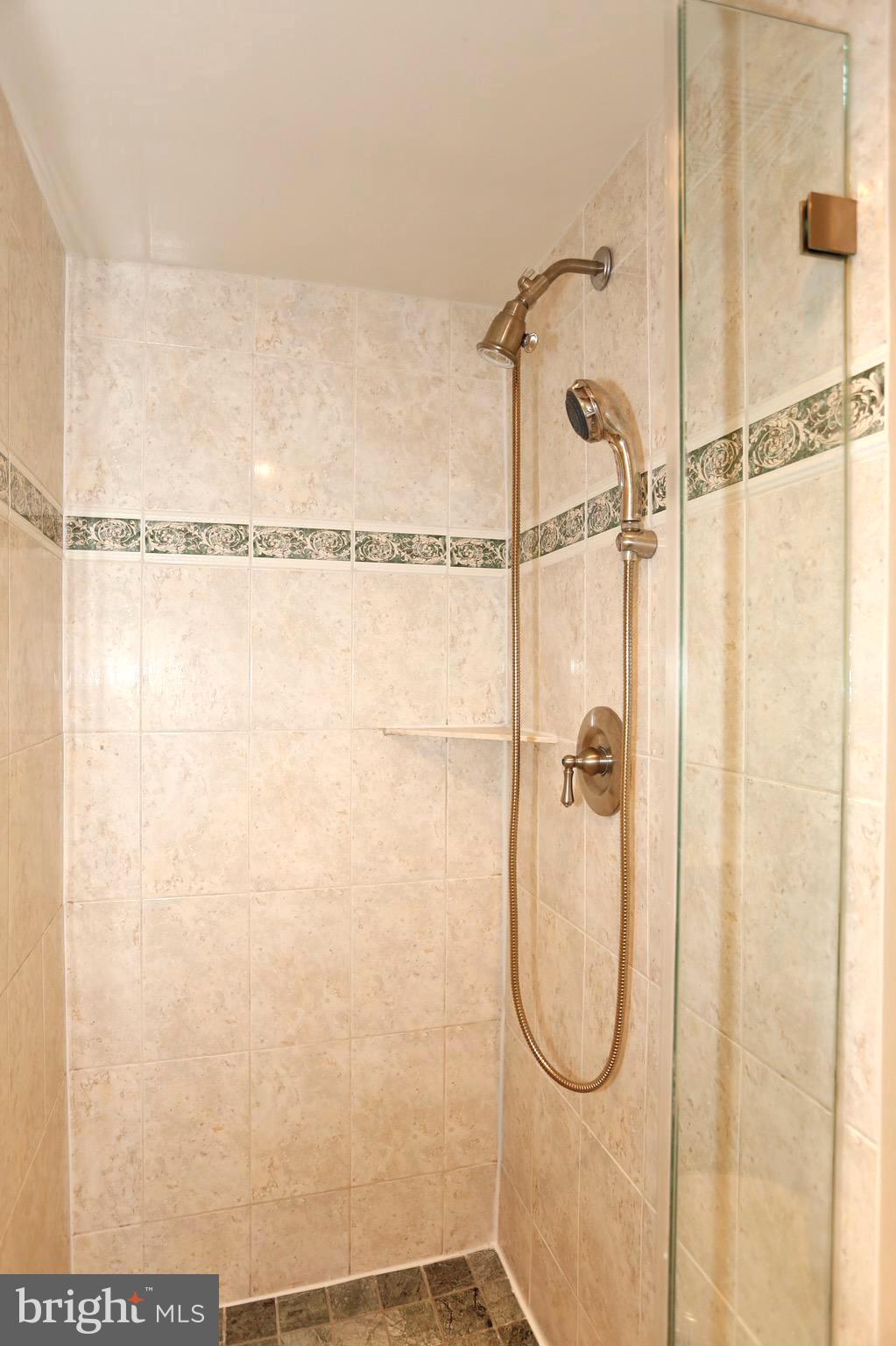 ROTONDA - Residential Lease