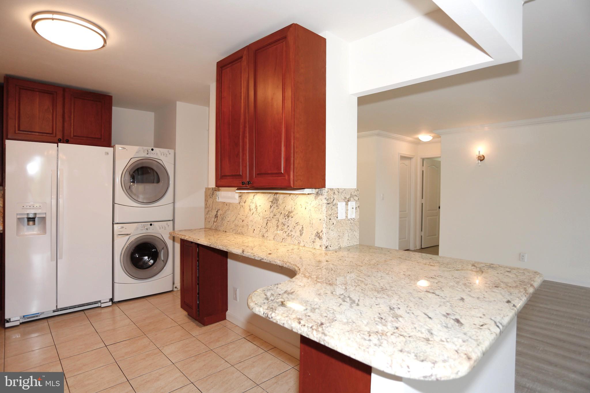 ROTONDA - Residential Lease
