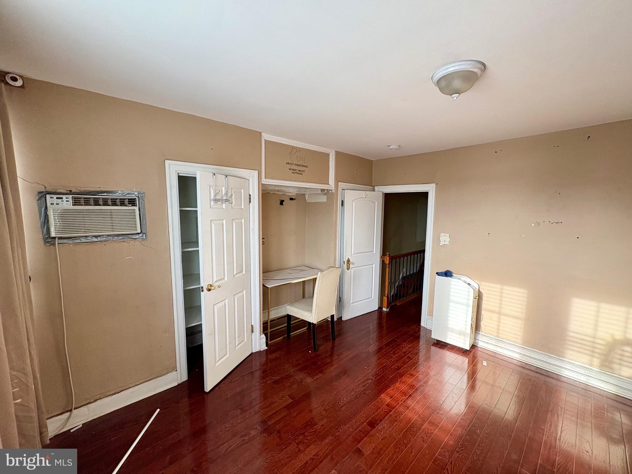 WEST OAK LANE - Residential