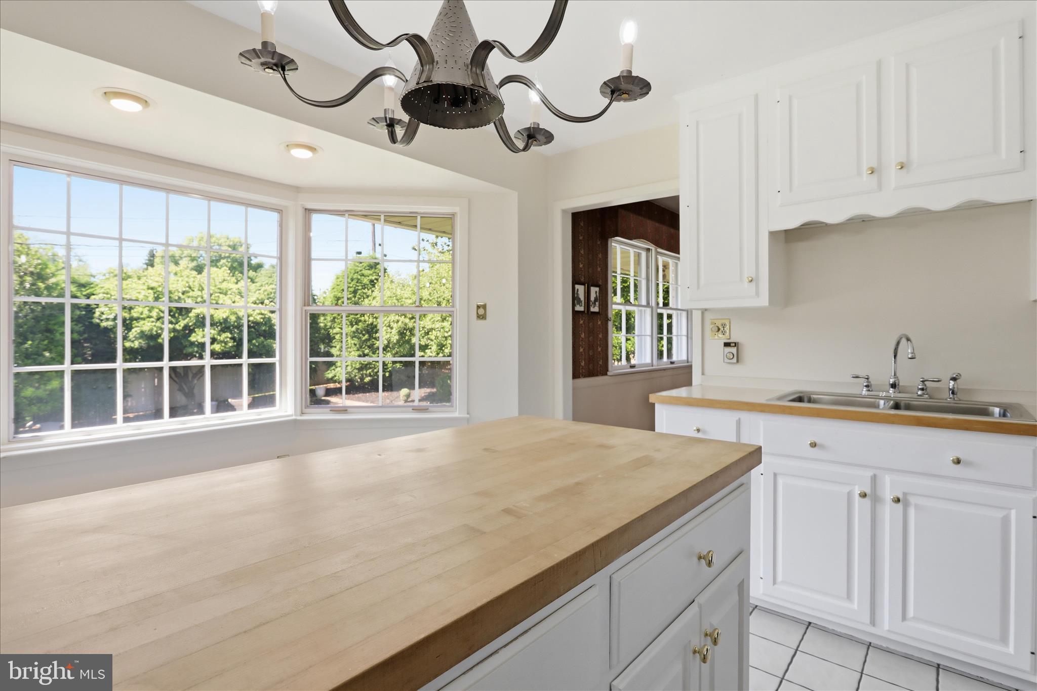 VAN LEAR MANOR - Residential