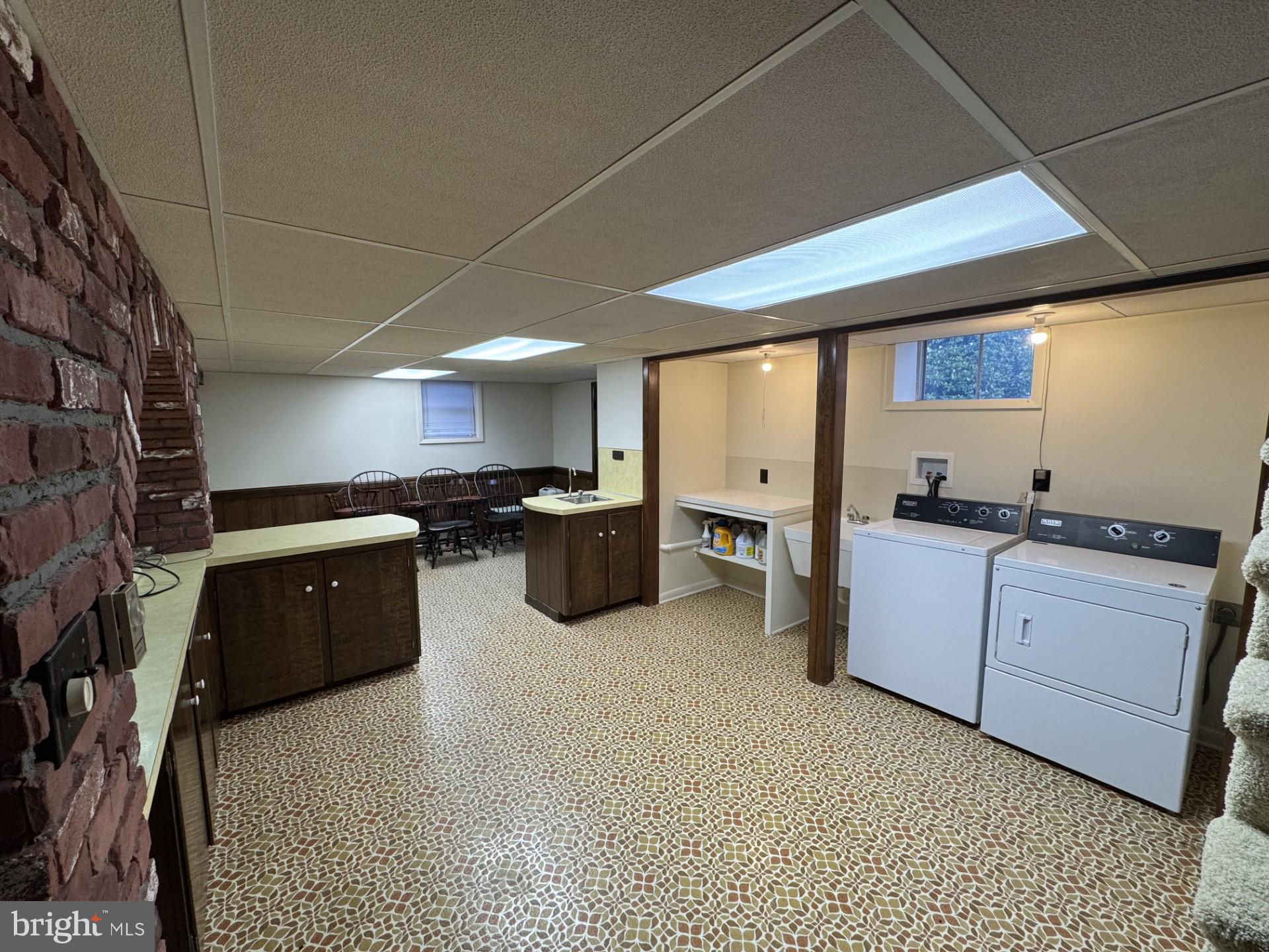 VAN LEAR MANOR - Residential