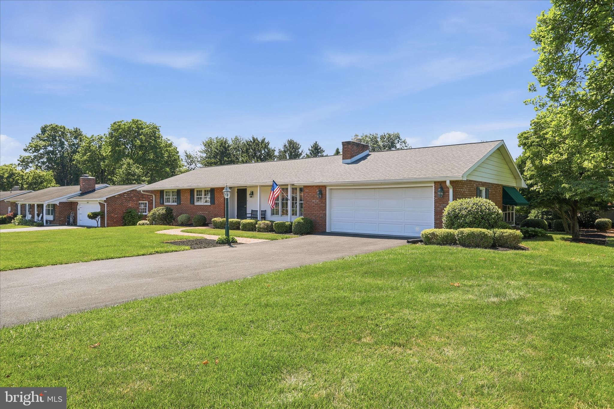 VAN LEAR MANOR - Residential