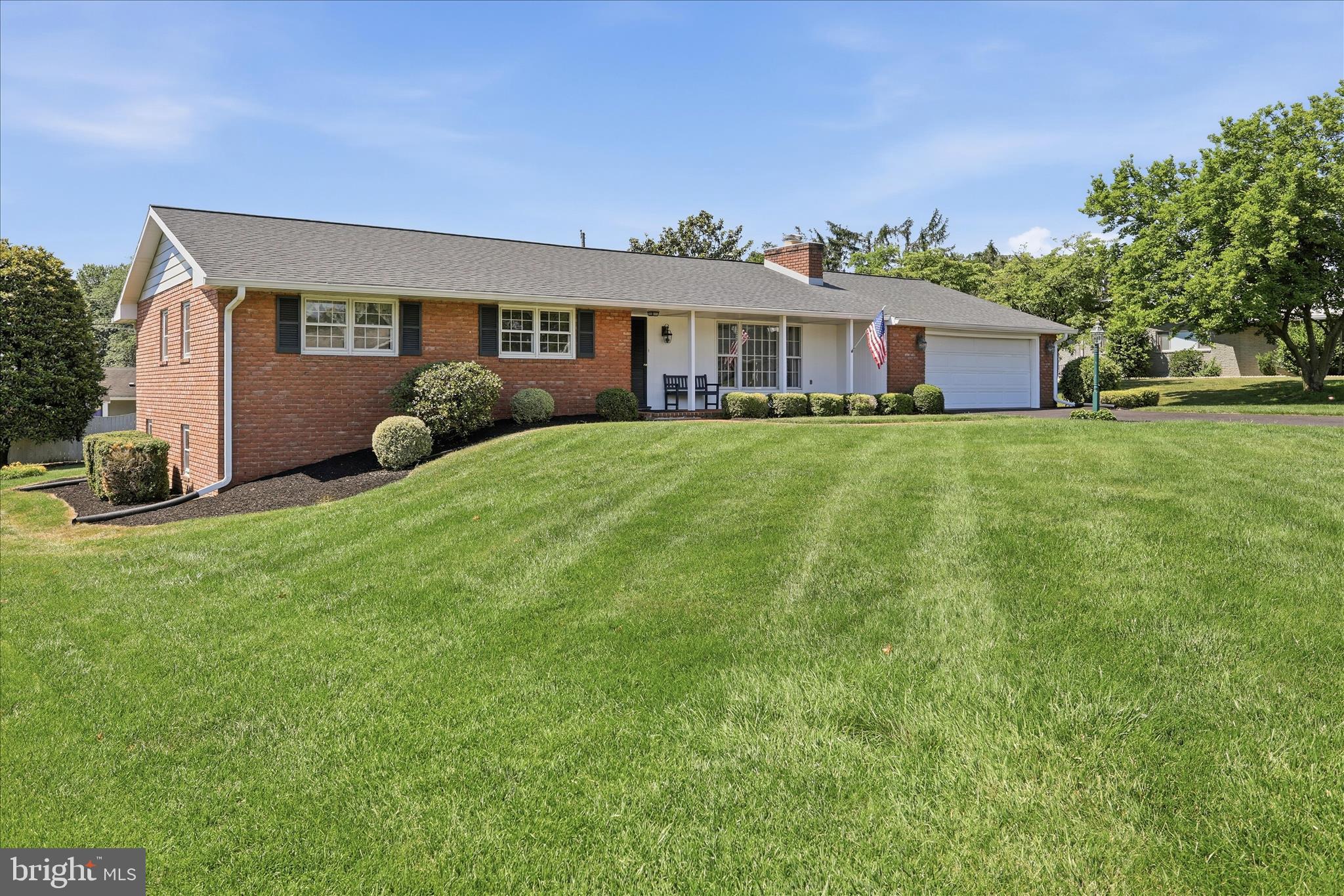 VAN LEAR MANOR - Residential