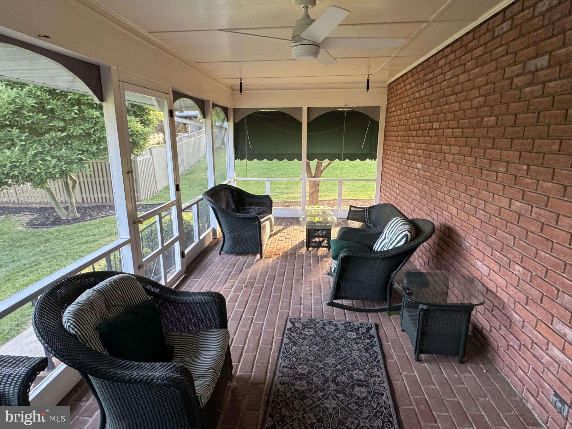 VAN LEAR MANOR - Residential