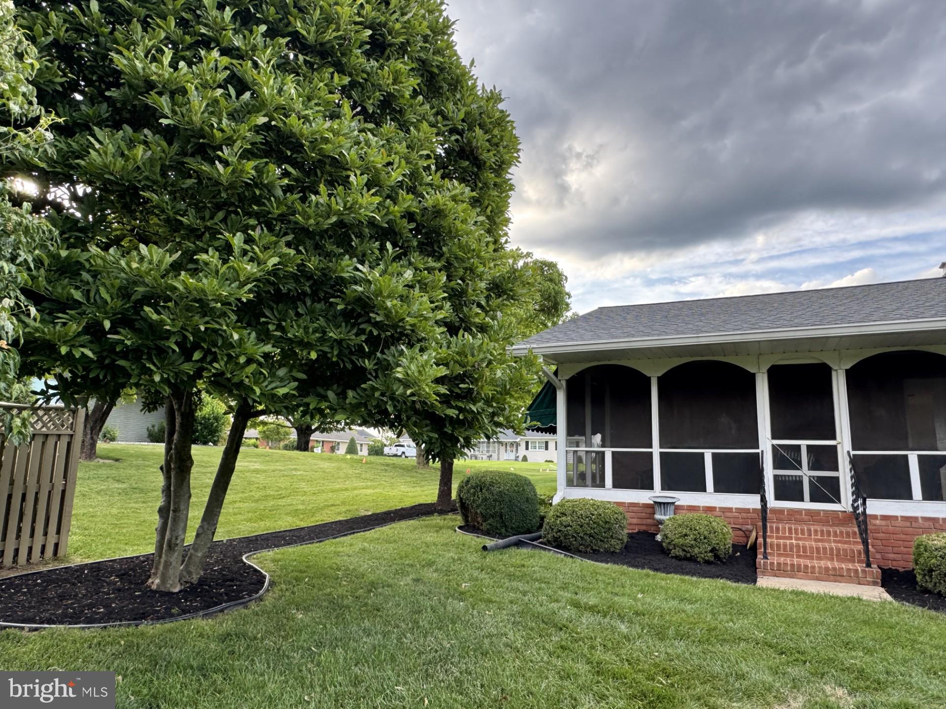 VAN LEAR MANOR - Residential