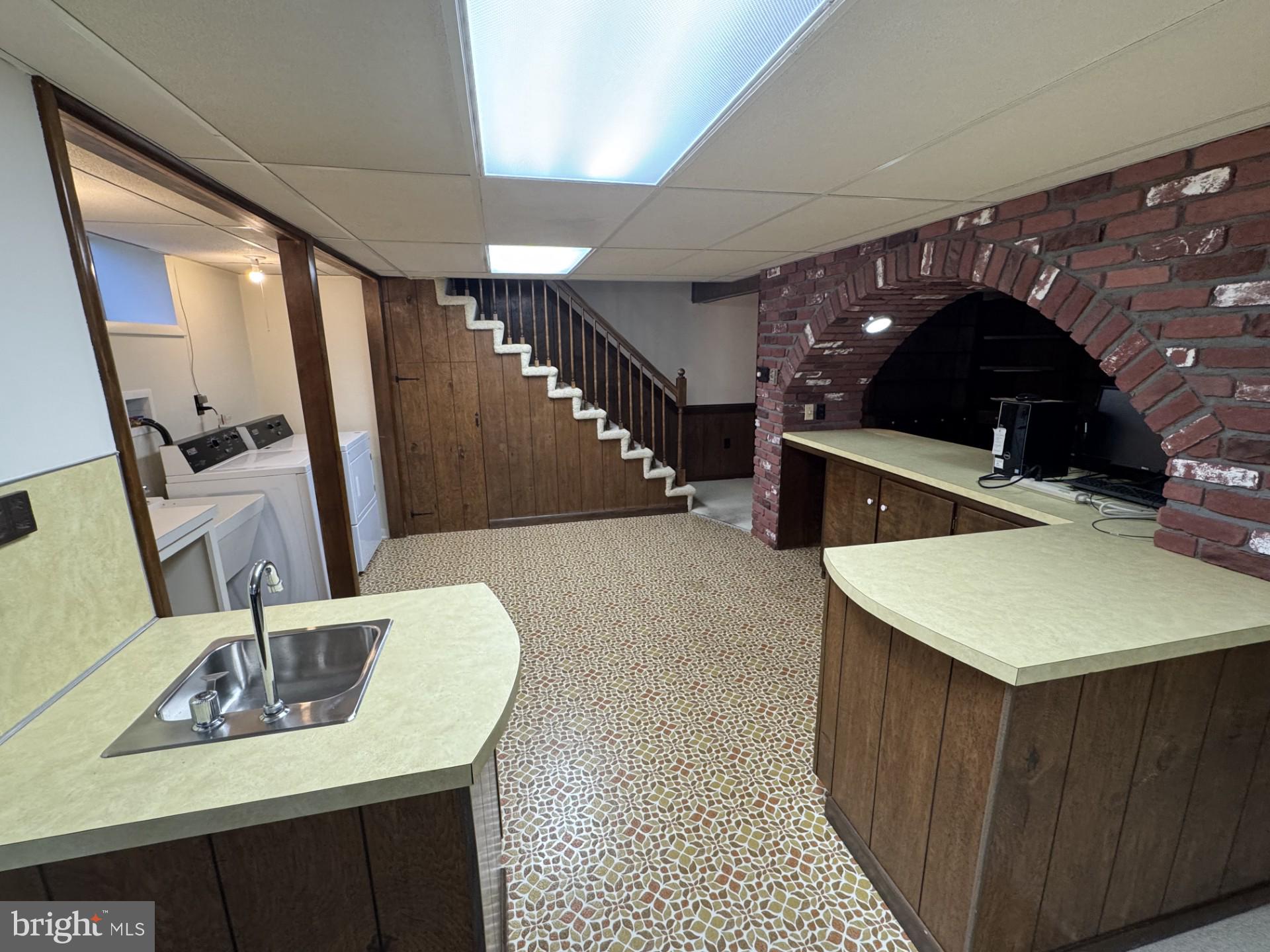 VAN LEAR MANOR - Residential