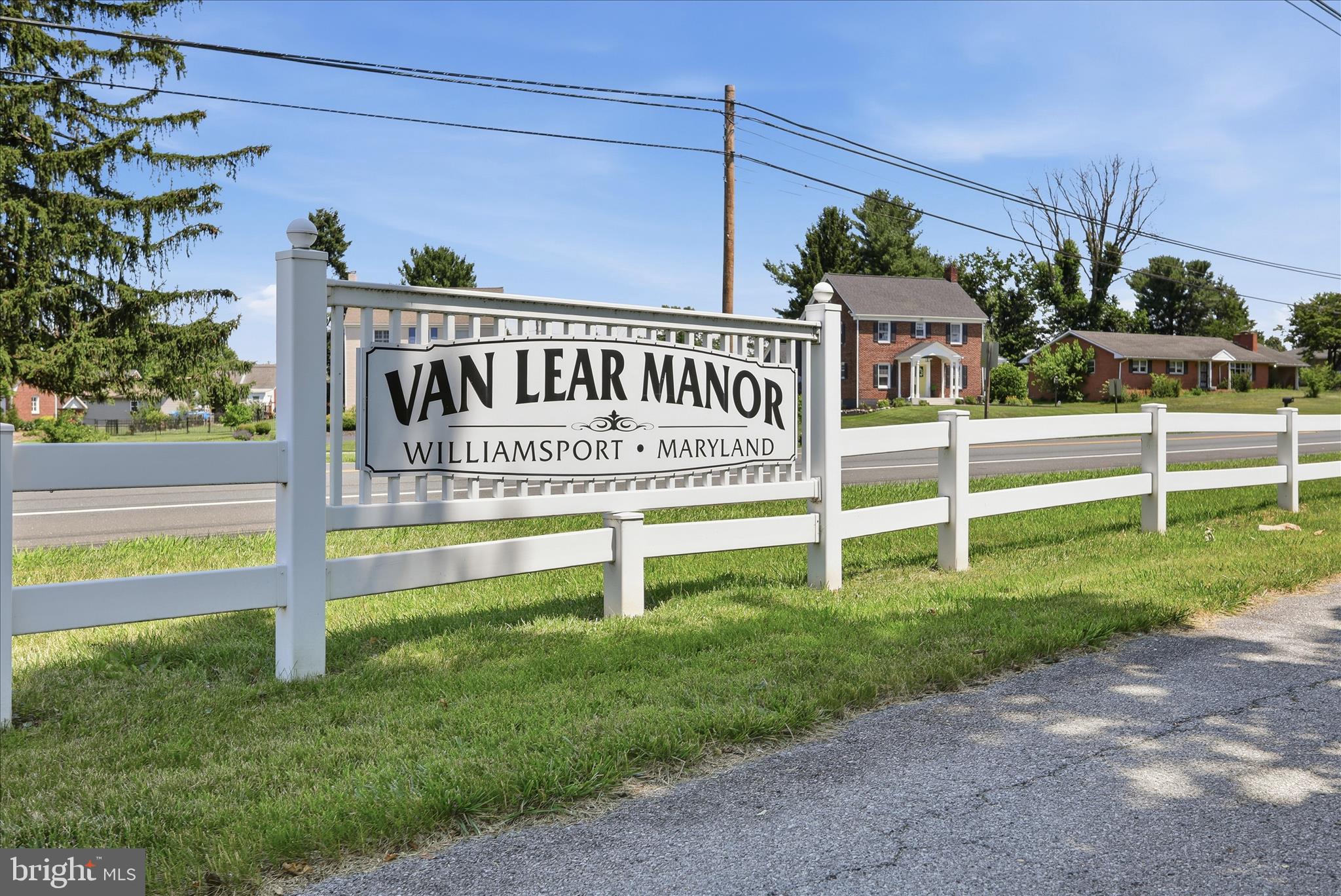 VAN LEAR MANOR - Residential